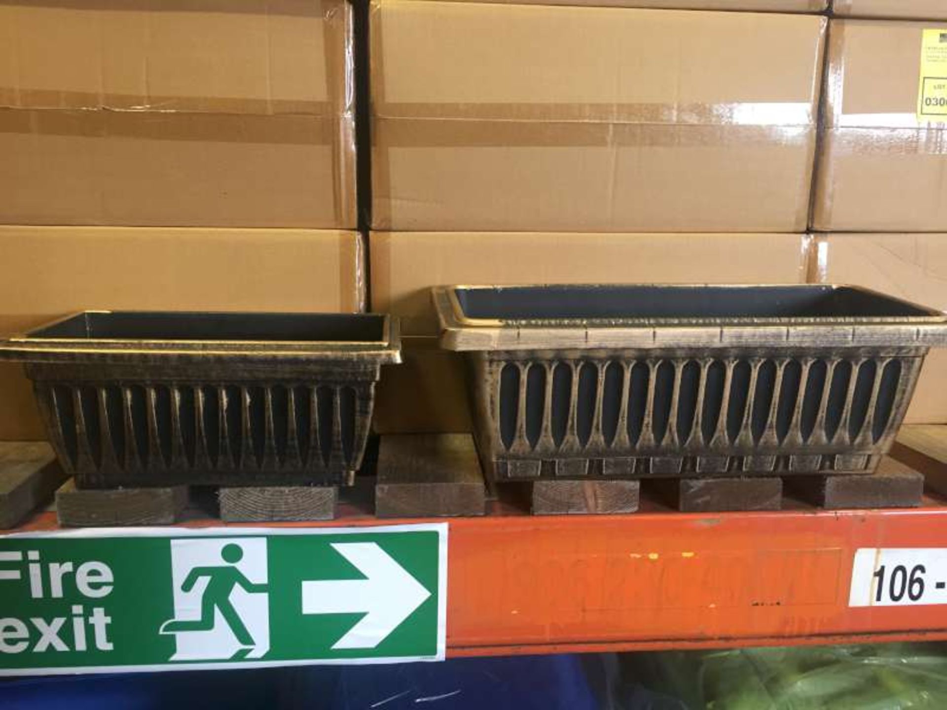 20 X SETS OF 4 TROUGH STYLE PLASTIC PLANTERS IN 2 SIZES IN 20 BOXES