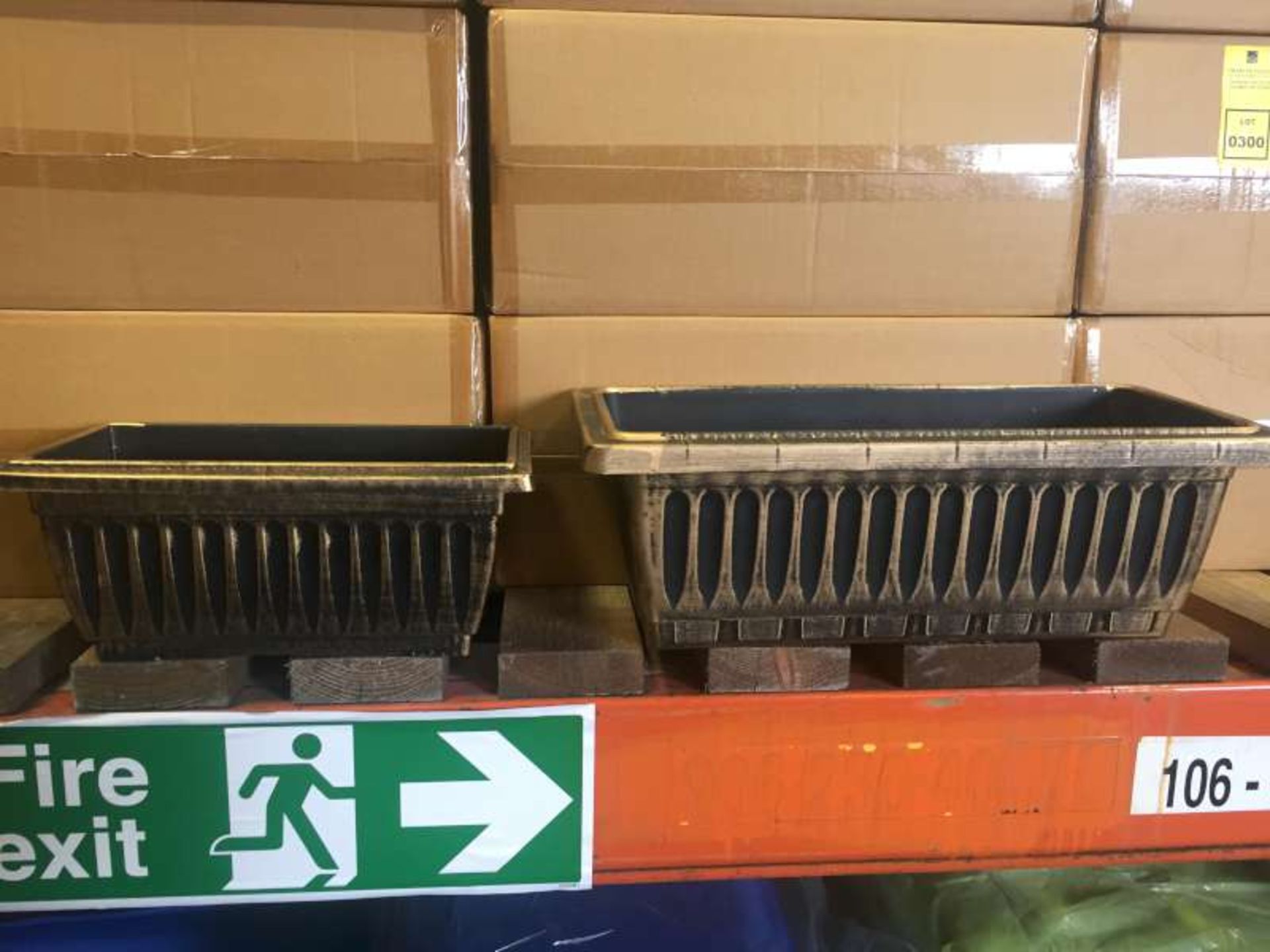 20 X SETS OF 4 TROUGH STYLE PLASTIC PLANTERS IN 2 SIZES IN 20 BOXES