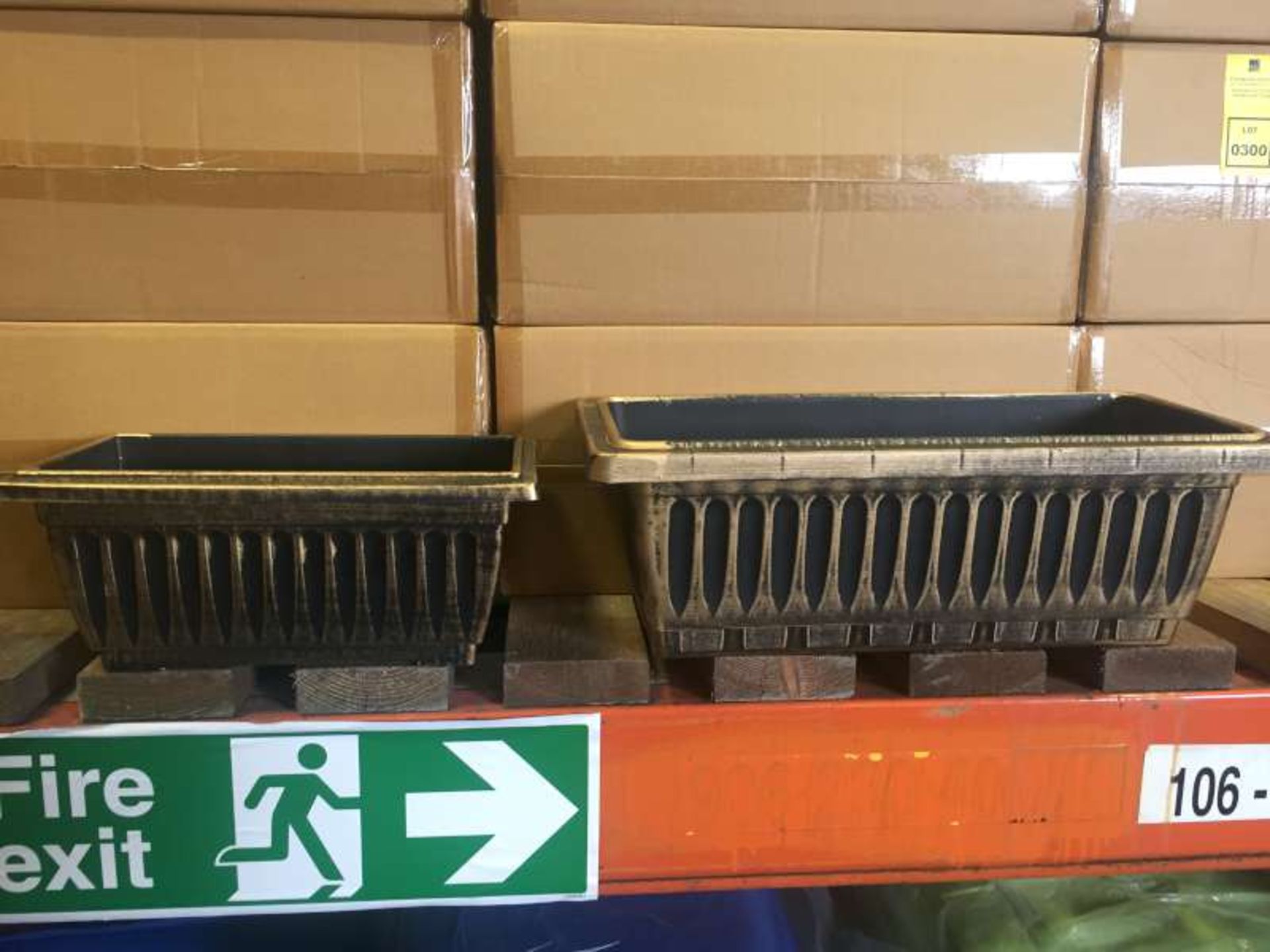 20 X SETS OF 4 TROUGH STYLE PLASTIC PLANTERS IN 2 SIZES IN 20 BOXES
