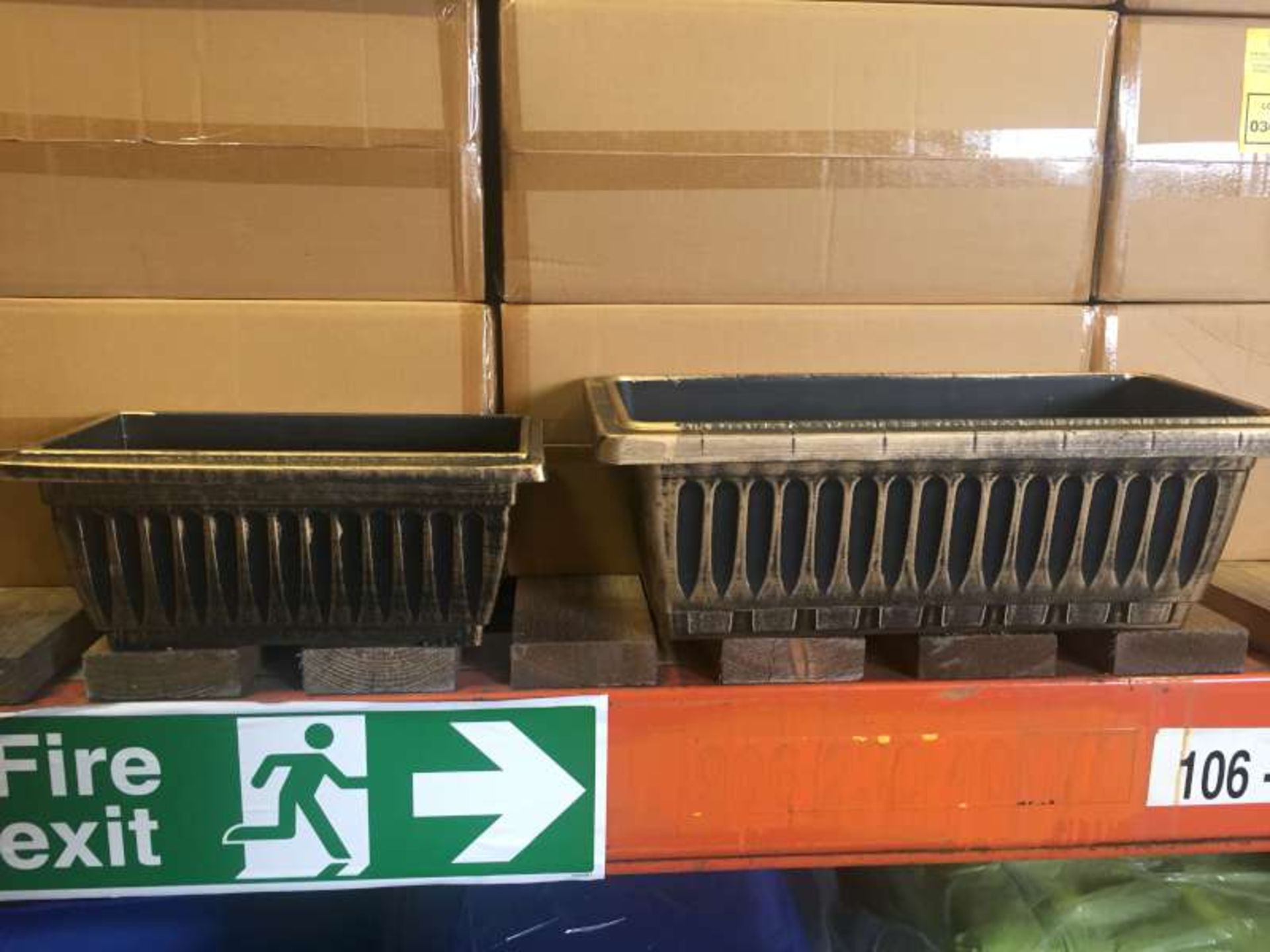 20 X SETS OF 4 TROUGH STYLE PLASTIC PLANTERS IN 2 SIZES IN 20 BOXES