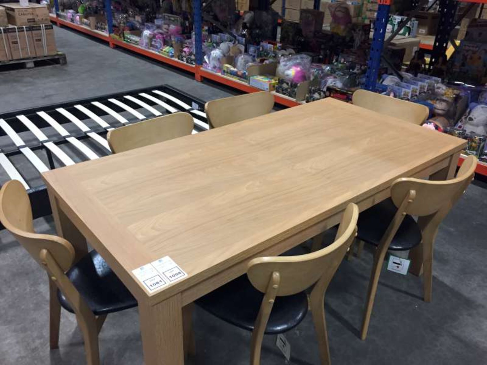 BRAND NEW BOXED HEMSLEY EXTENDING DINING TABLE SIZE WIDTH 160 - 200 CM, DEPTH 80 CM, HEIGHT 75 CM