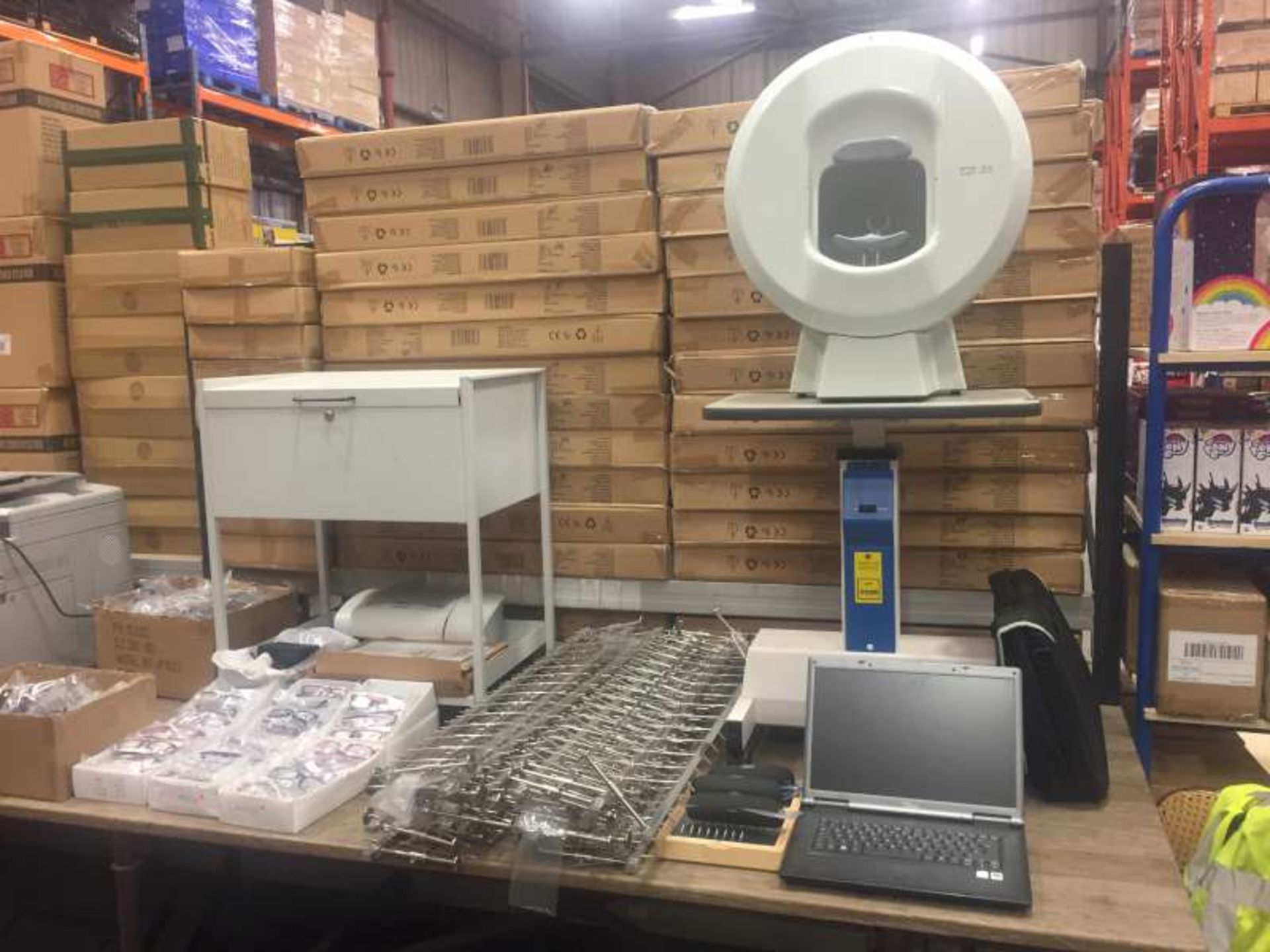 LOT CONTAINING PTS 910 SERIES AUTOMATED PERIMETER ON STAND, LOCKABLE MOBILE STAND, PRINTER, RACKING,