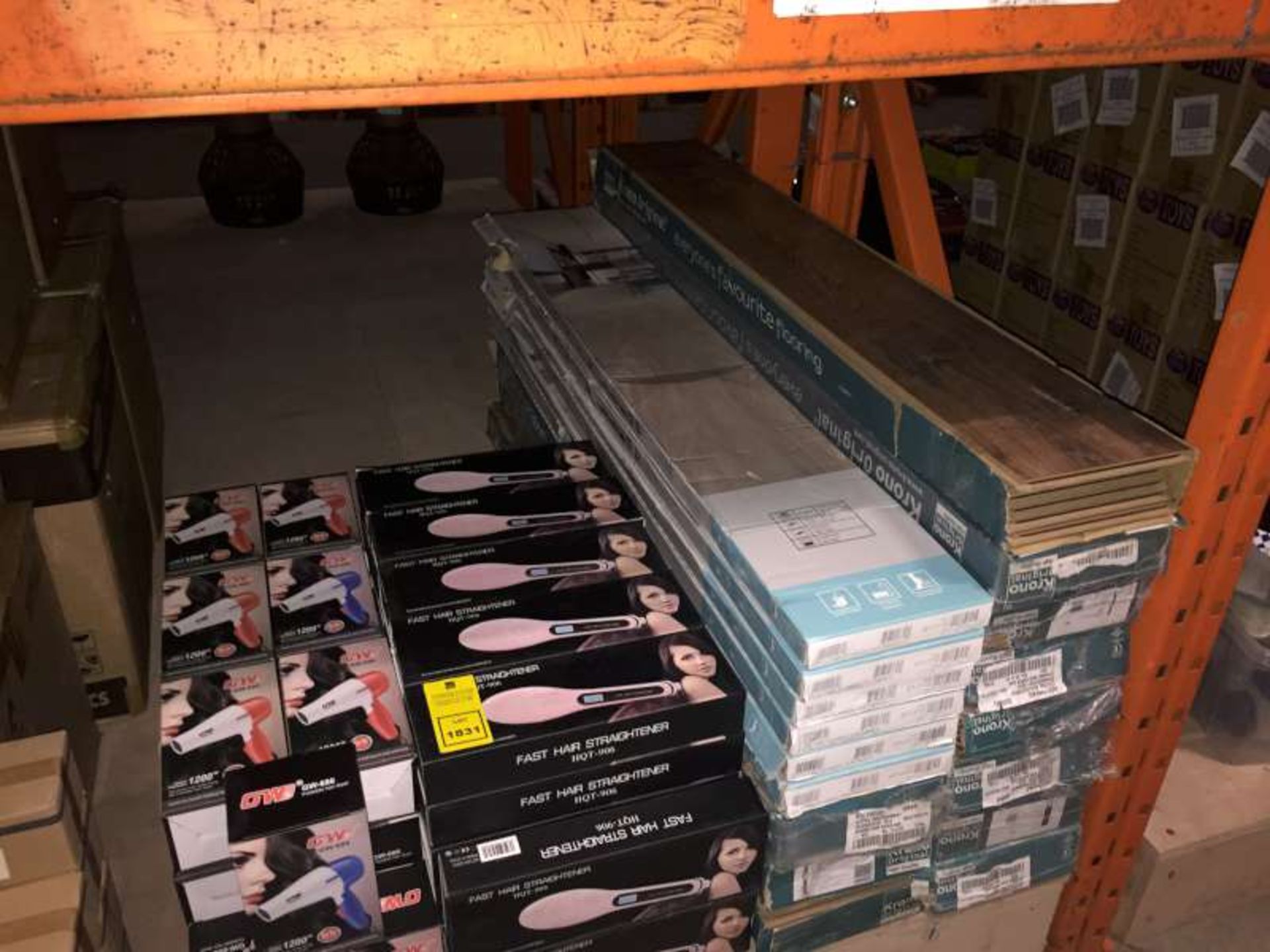 LOT CONTAINING LAMINATE FLOORING, 32 X FAST HAIR STRAIGHTENERS, 27 X FOLDABLE HAIR DRYERS