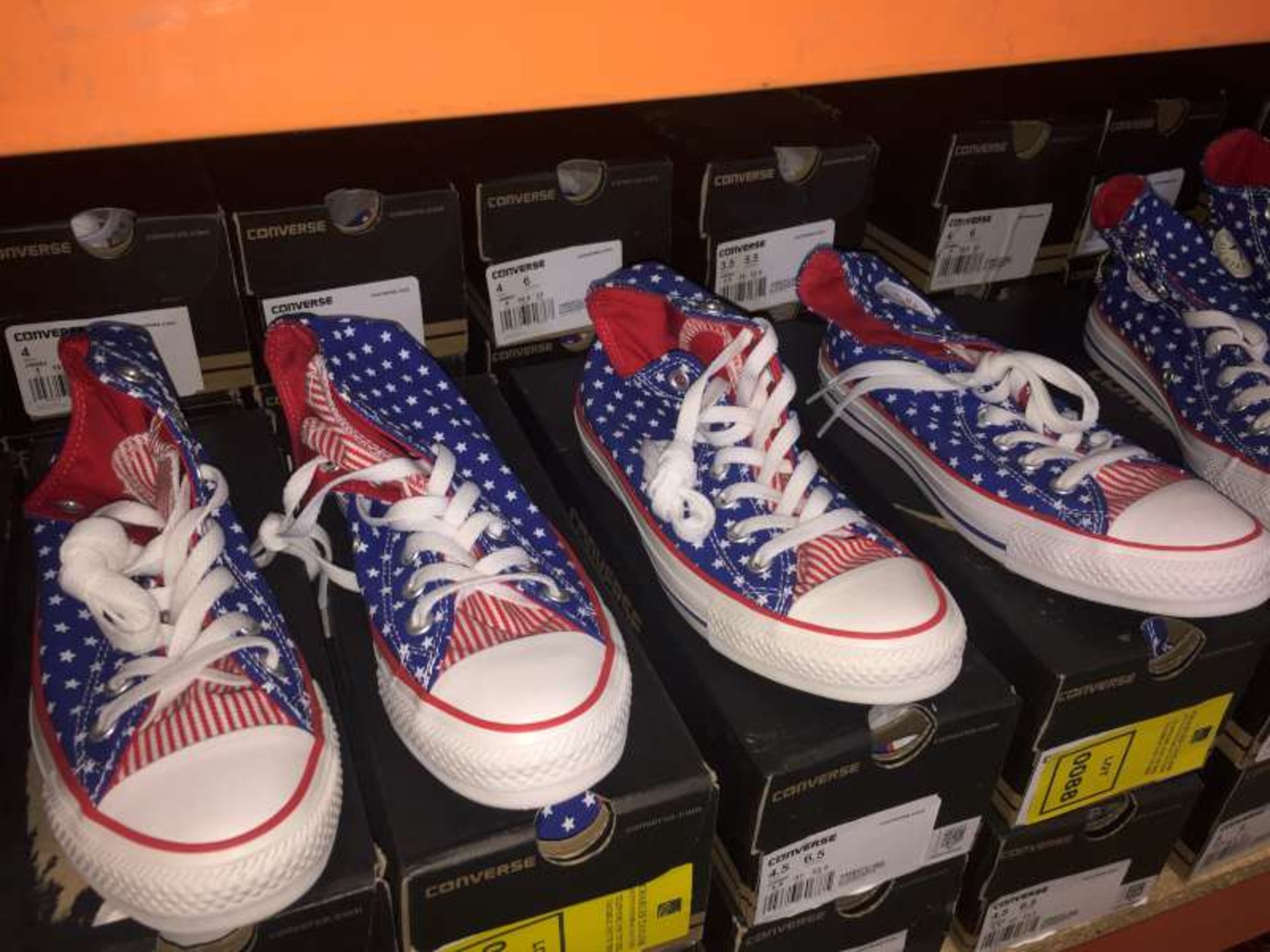 10 X BRAND NEW BOXED CONVERSE STARS AND STRIPES TRAINERS SIZE 4 / 5