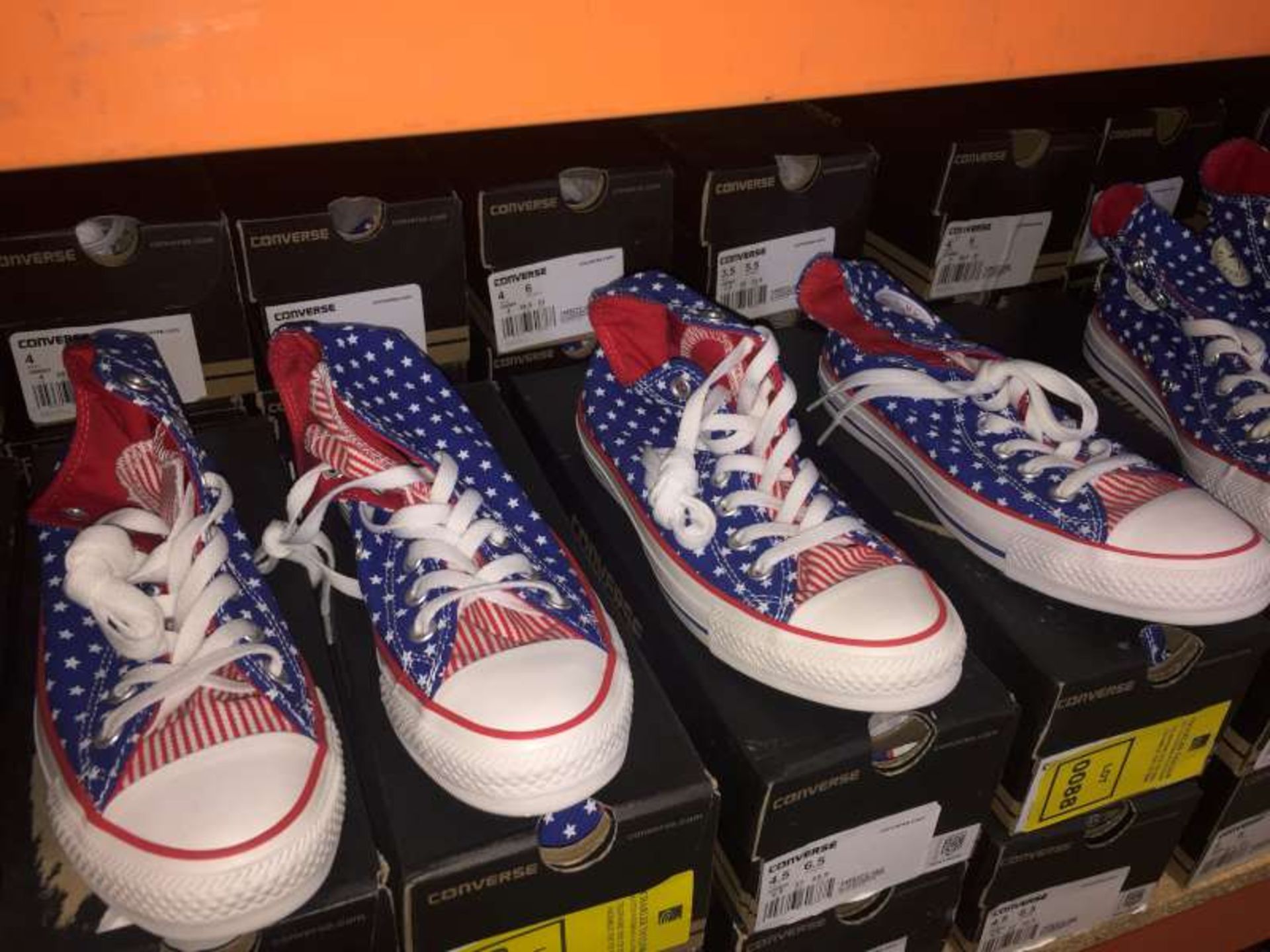 10 X BRAND NEW BOXED CONVERSE STARS AND STRIPES TRAINERS SIZE 4