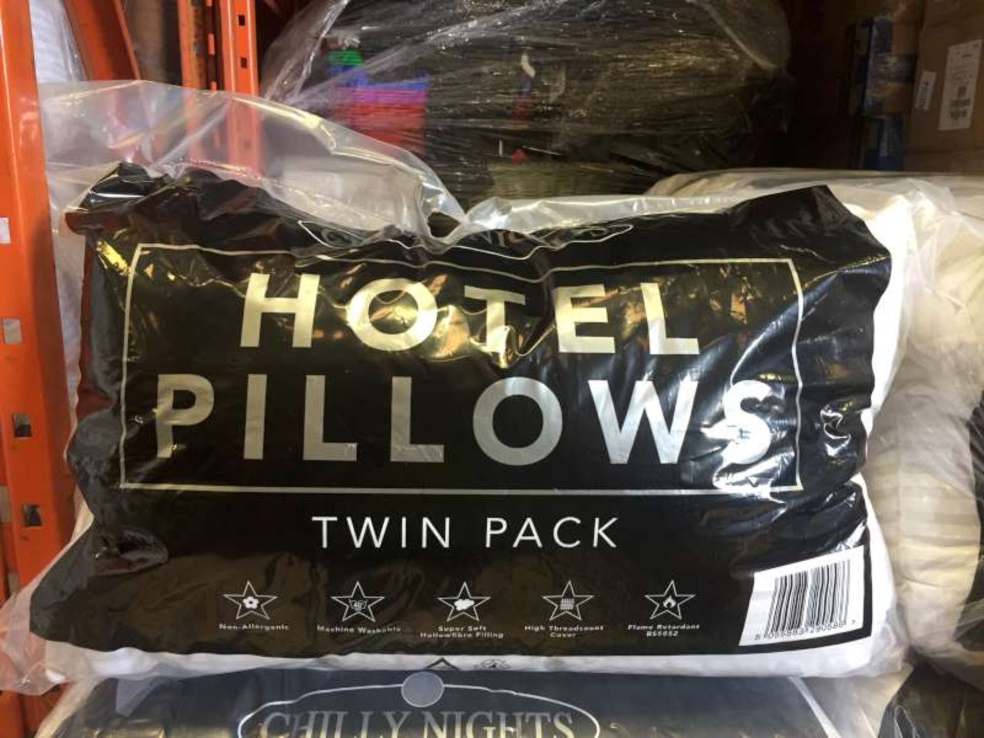 12 X BRAND NEW PACKAGED HOTEL PILLOWS IN 1 BAG