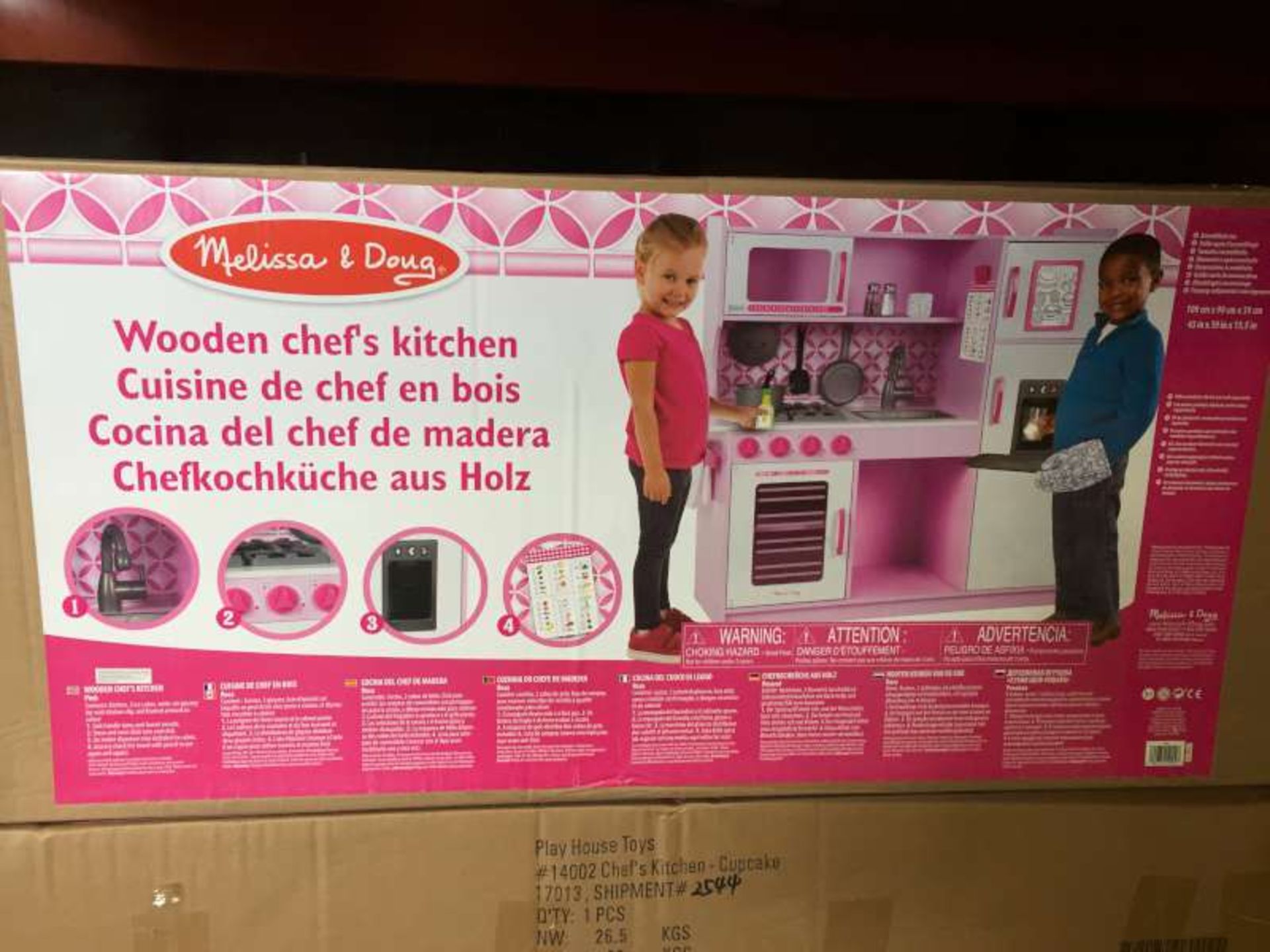 BRAND NEW BOXED MELISSA AND DOUG WOODEN CHEFS KITCHEN