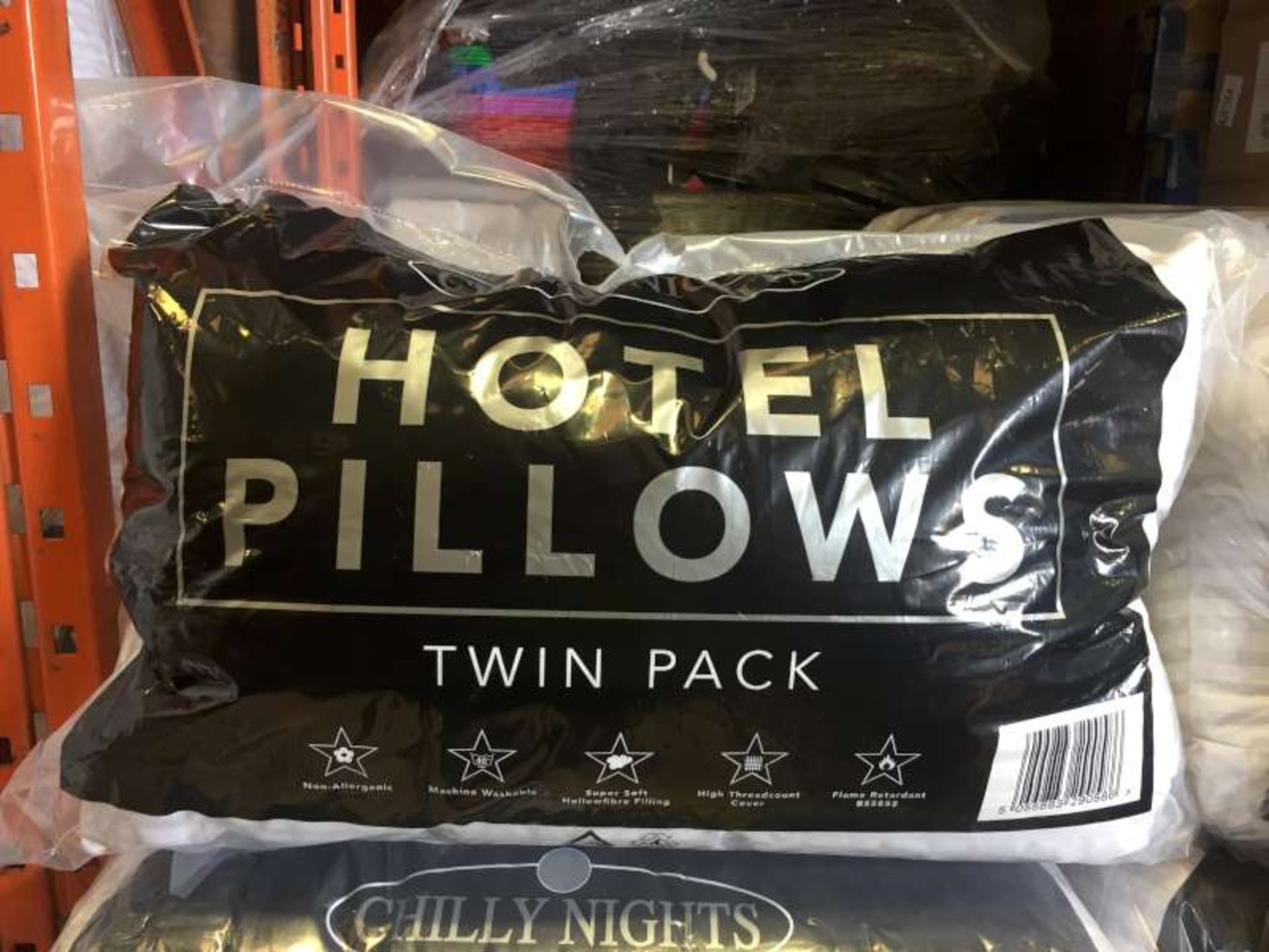 12 X BRAND NEW PACKAGED HOTEL PILLOWS IN 1 BAG