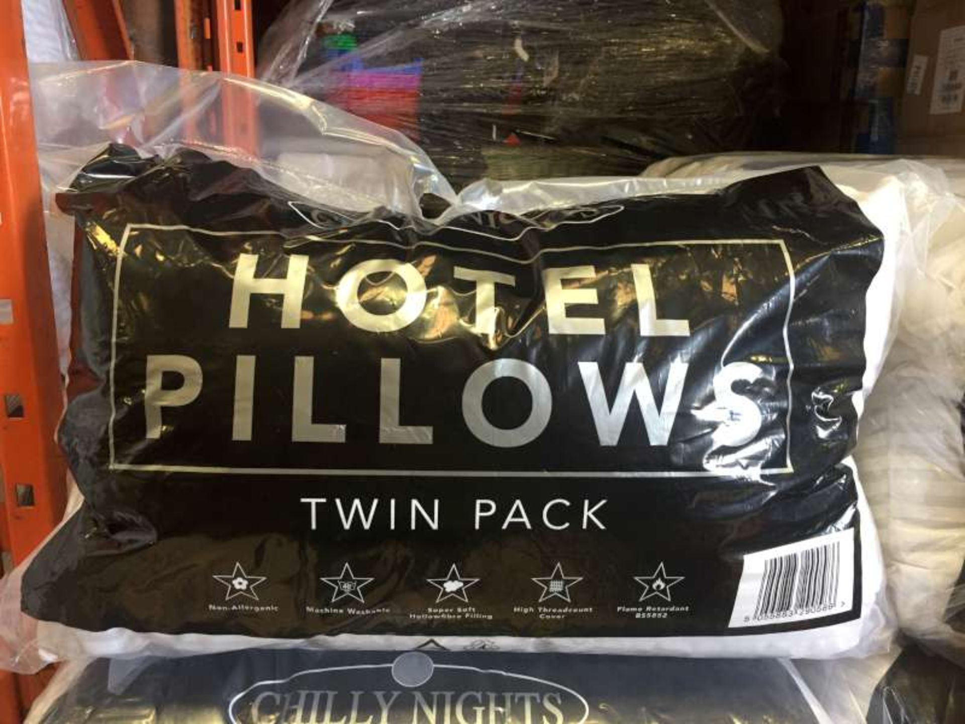 12 X BRAND NEW PACKAGED HOTEL PILLOWS IN 1 BAG