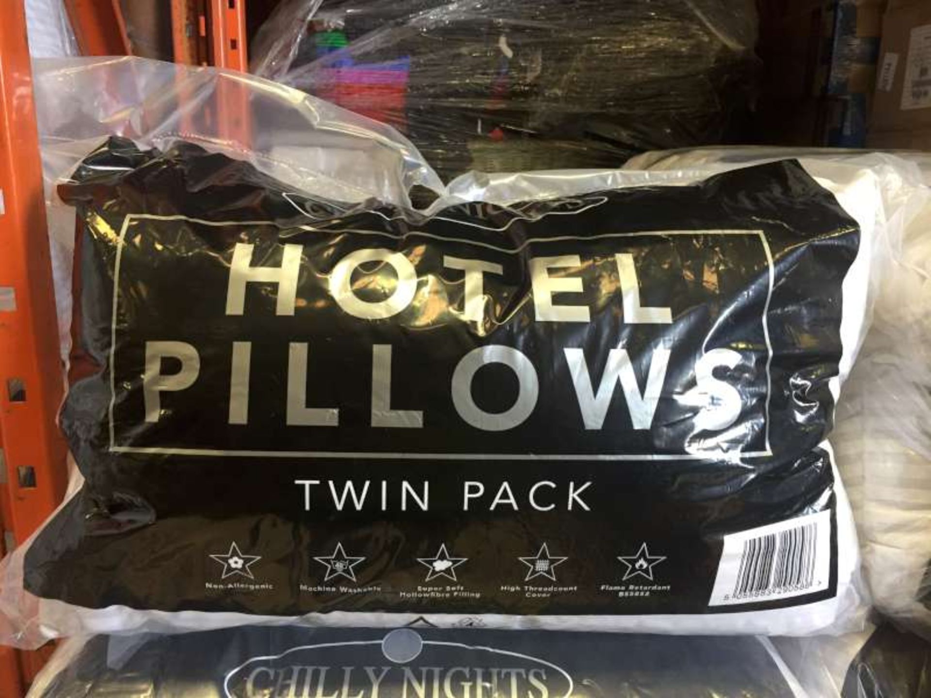 12 X BRAND NEW PACKAGED HOTEL PILLOWS IN 1 BAG