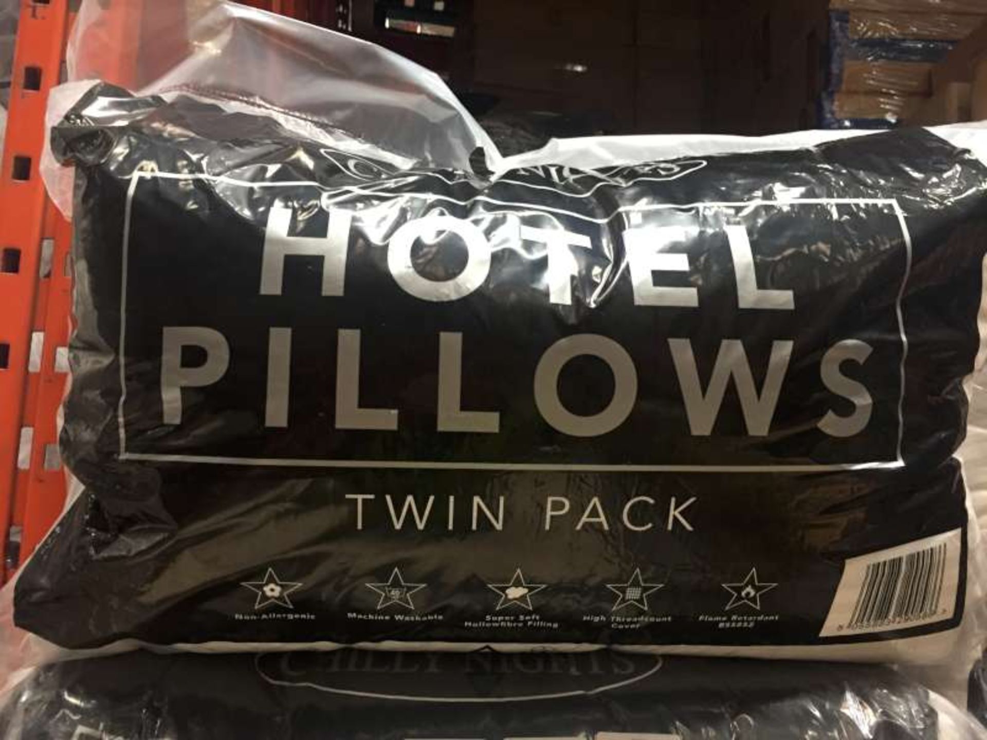 12 X BRAND NEW PACKAGED HOTEL PILLOWS IN 1 BAG