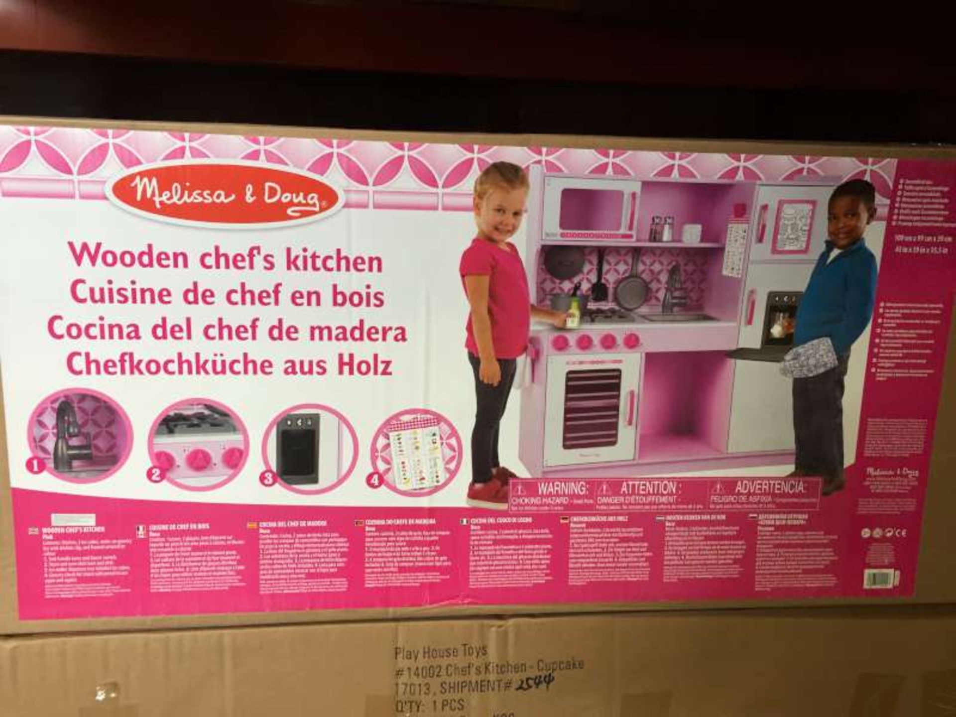BRAND NEW BOXED MELISSA AND DOUG WOODEN CHEFS KITCHEN
