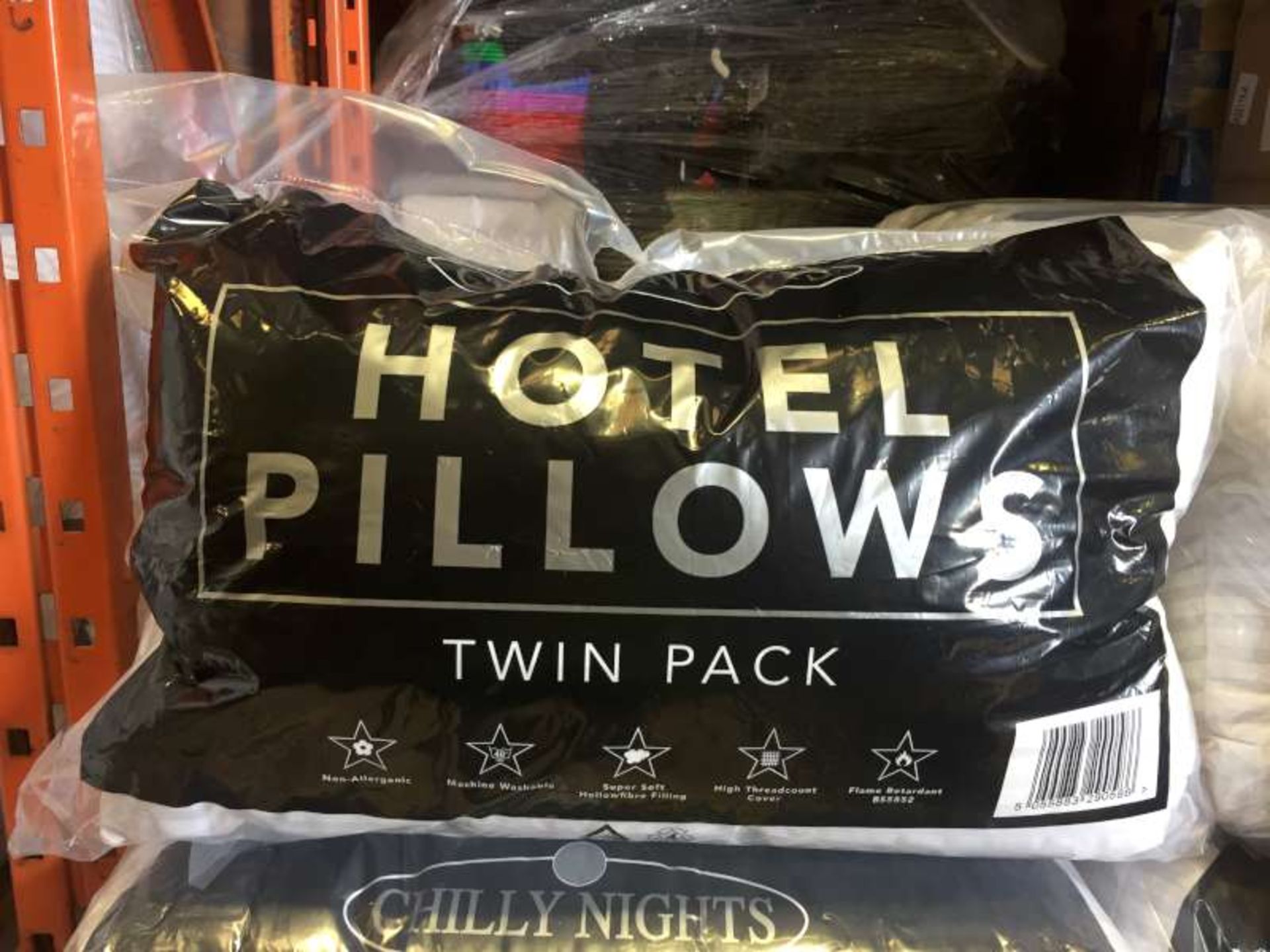 12 X BRAND NEW PACKAGED HOTEL PILLOWS IN 1 BAG