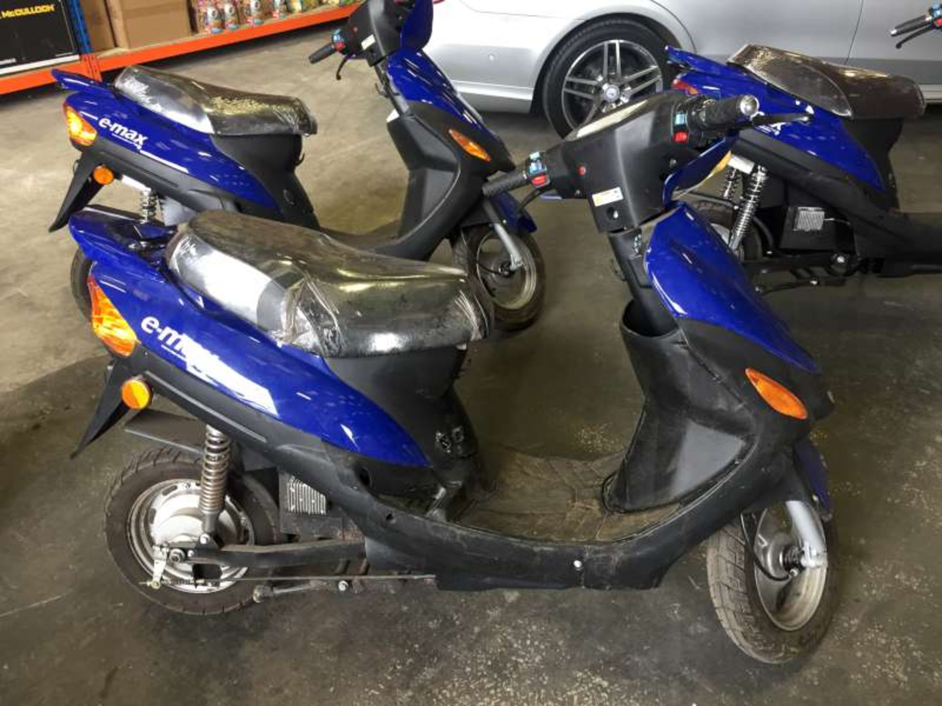 BLUE E-MAX. ( ELECTRIC ) Chasis : WGG3EPW155K000673 Details: KEYS YES CHARGER YES NO LOGBOOK NO M.