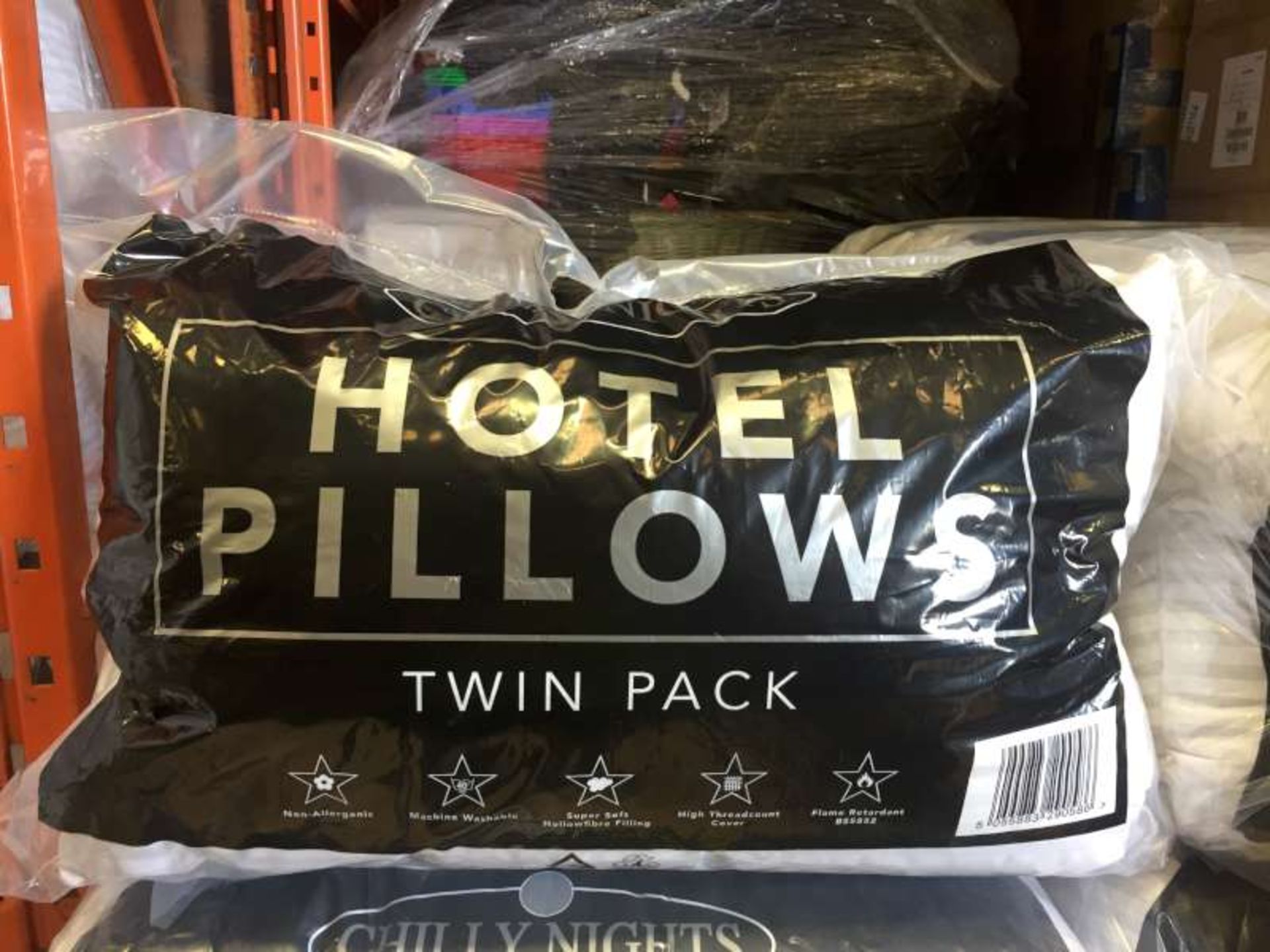 12 X BRAND NEW PACKAGED HOTEL PILLOWS IN 1 BAG