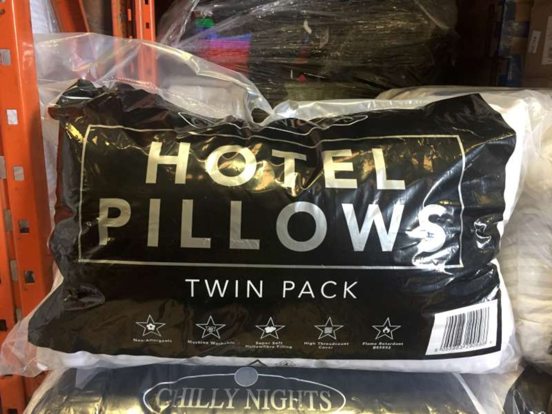 12 X BRAND NEW PACKAGED HOTEL PILLOWS IN 1 BAG