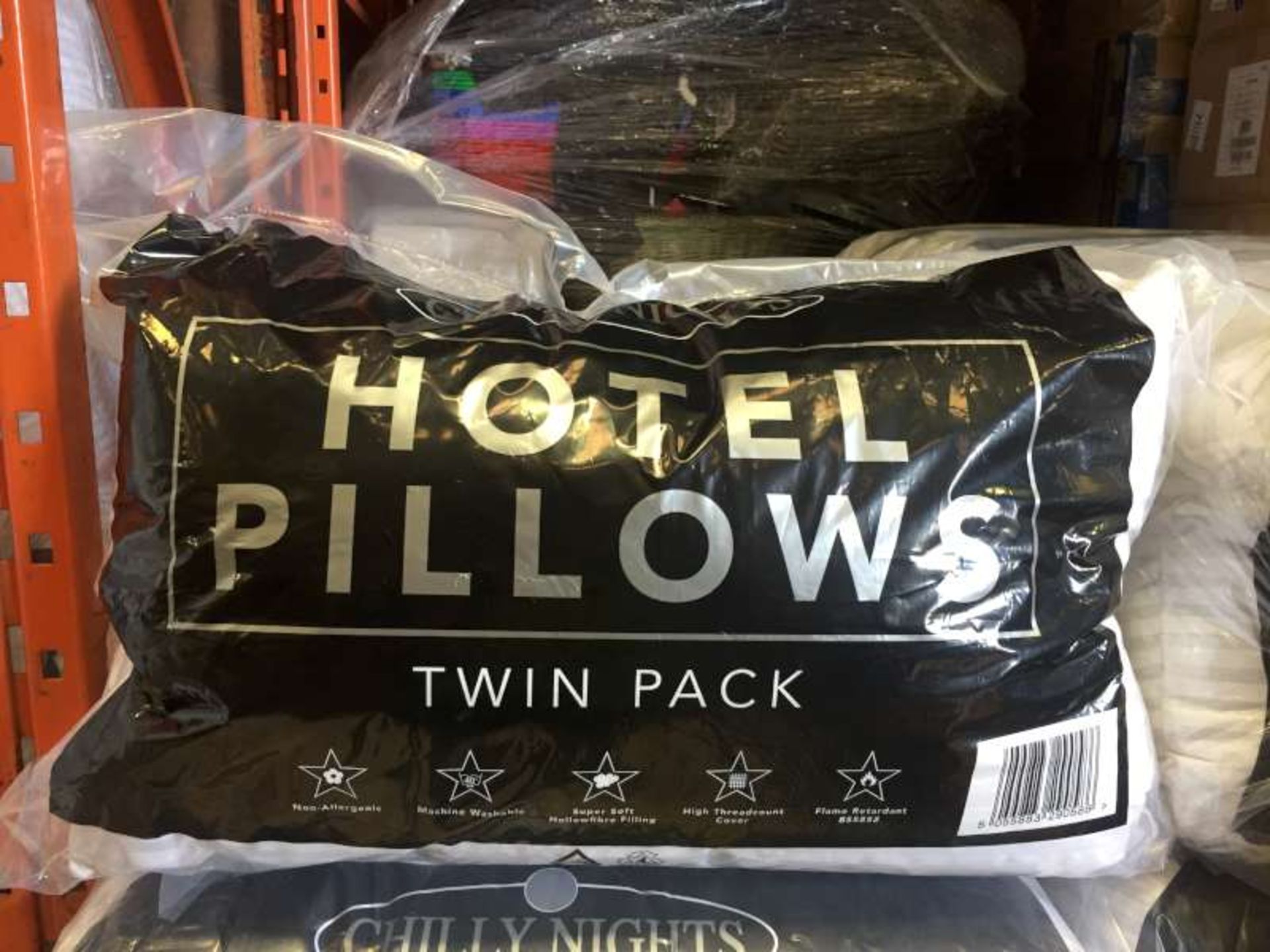 12 X BRAND NEW PACKAGED HOTEL PILLOWS IN 1 BAG