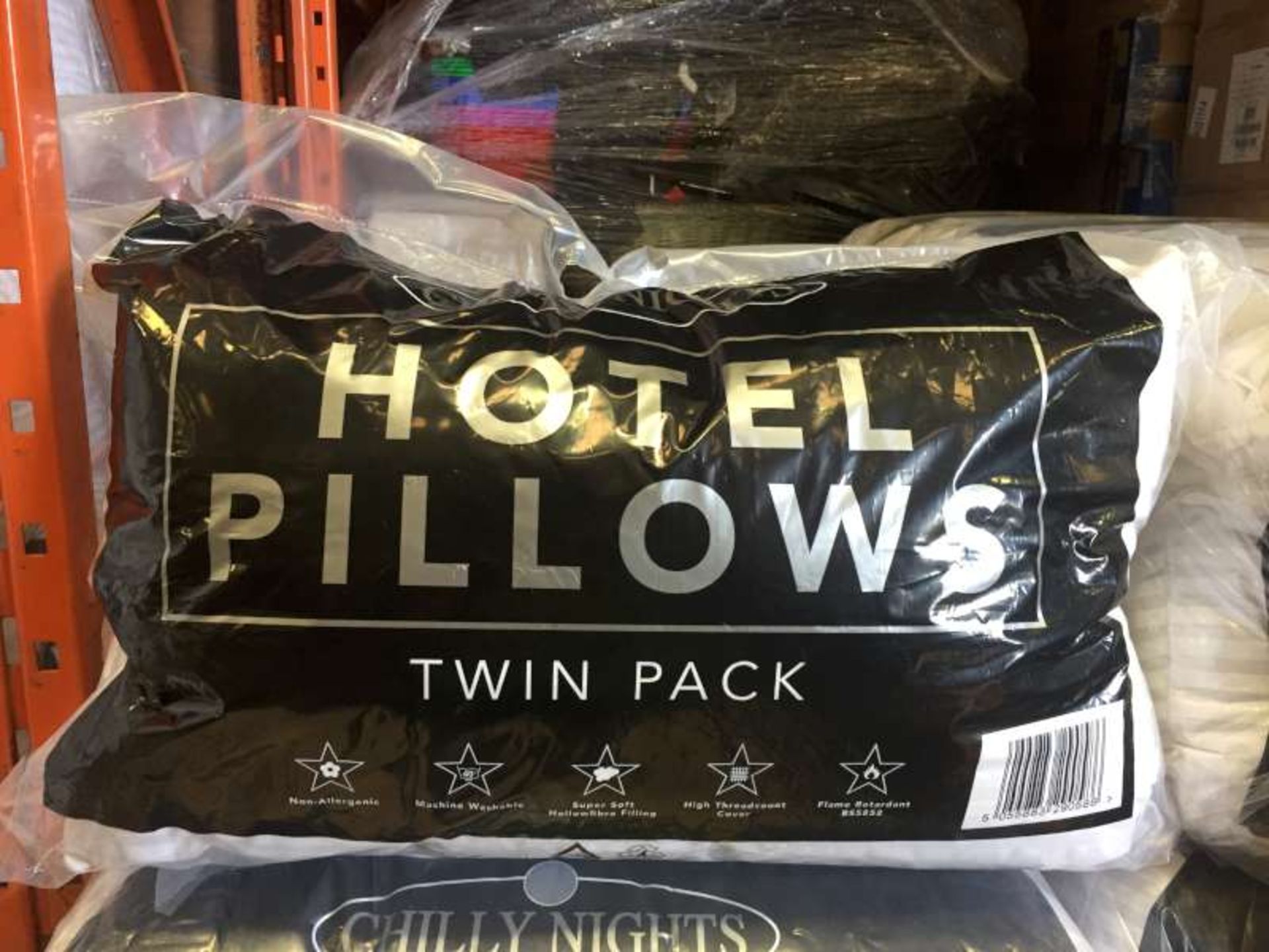 12 X BRAND NEW PACKAGED HOTEL PILLOWS IN 1 BAG