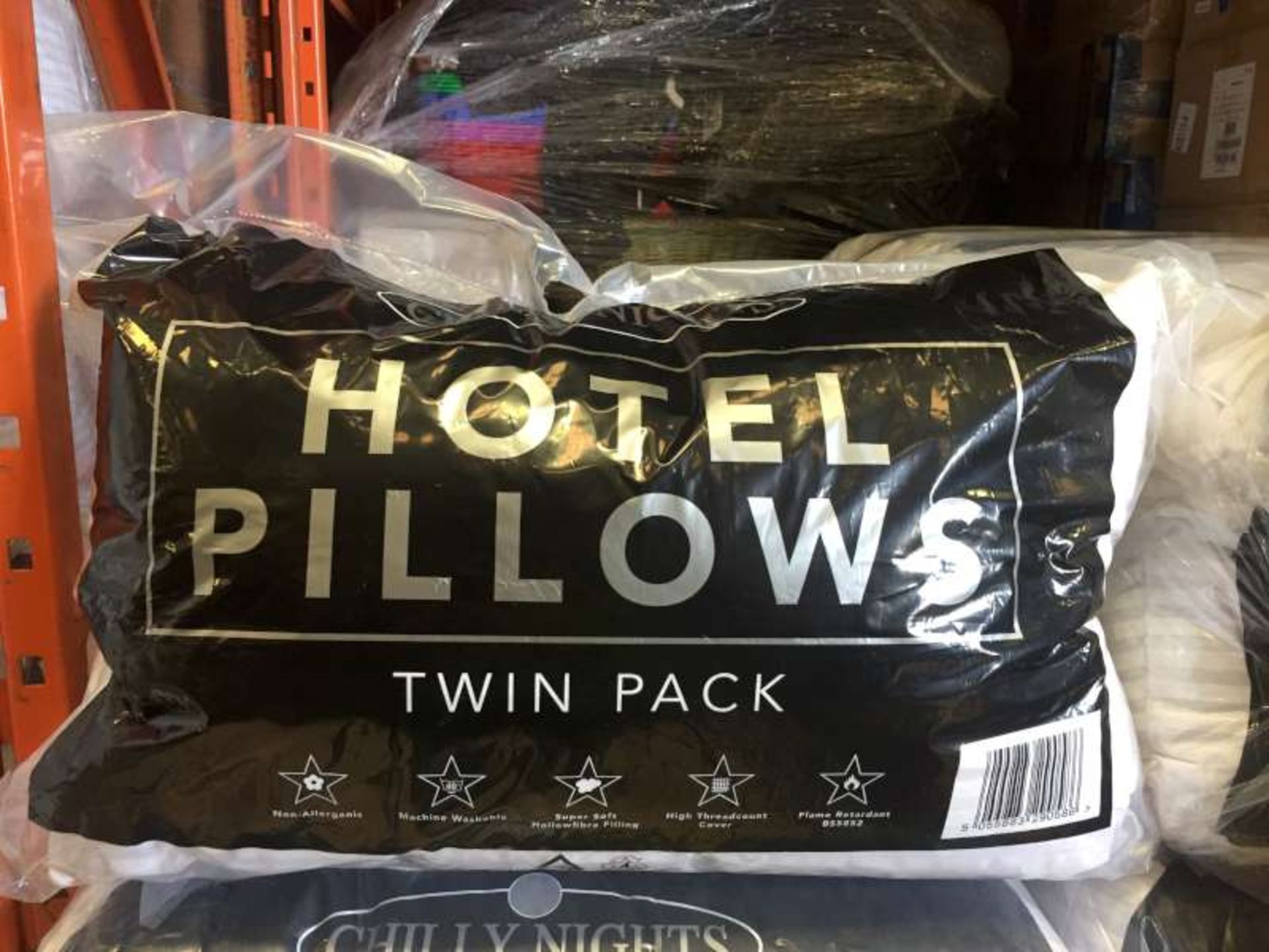 12 X BRAND NEW PACKAGED HOTEL PILLOWS IN 1 BAG