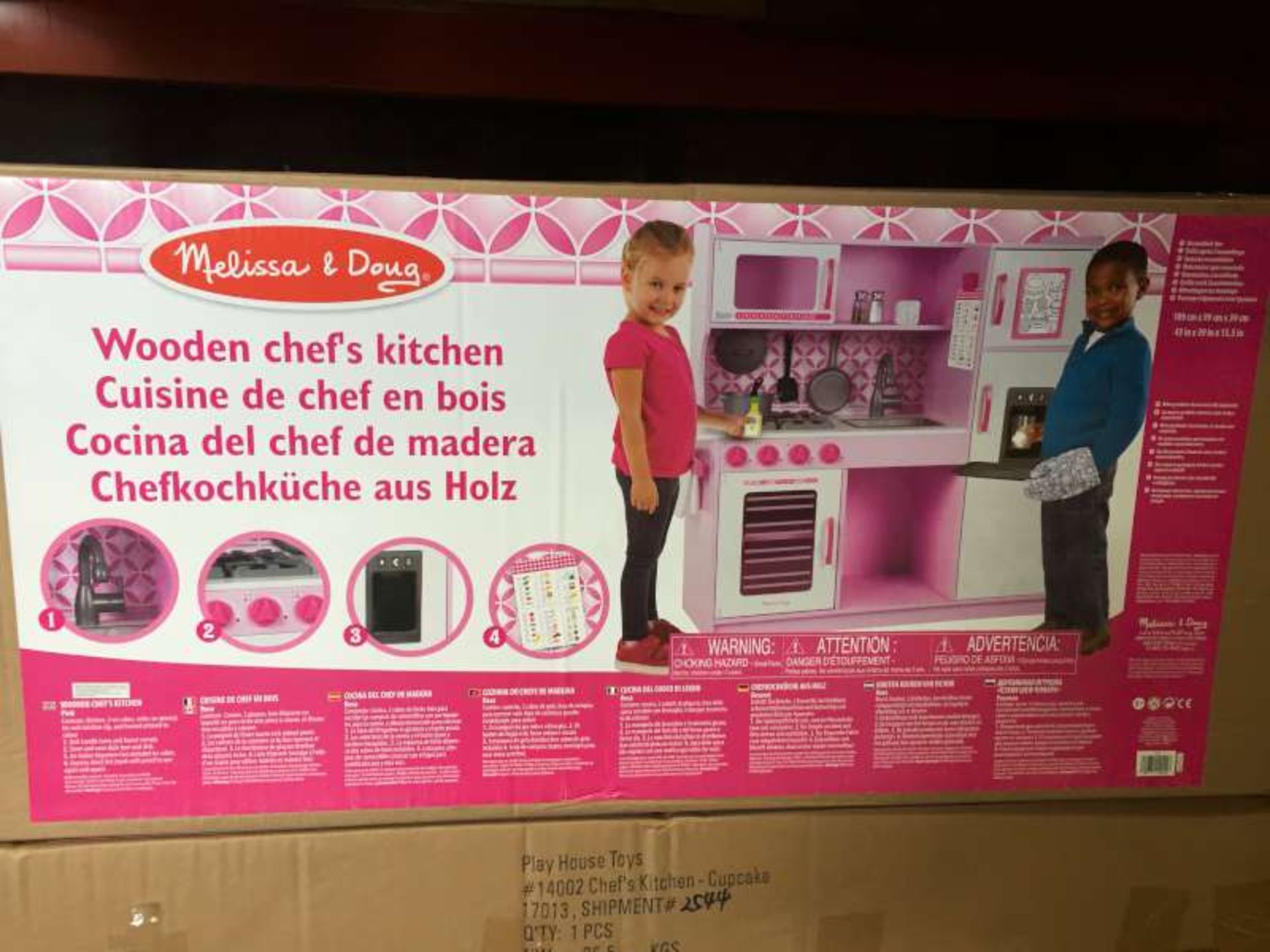 BRAND NEW BOXED MELISSA AND DOUG WOODEN CHEFS KITCHEN