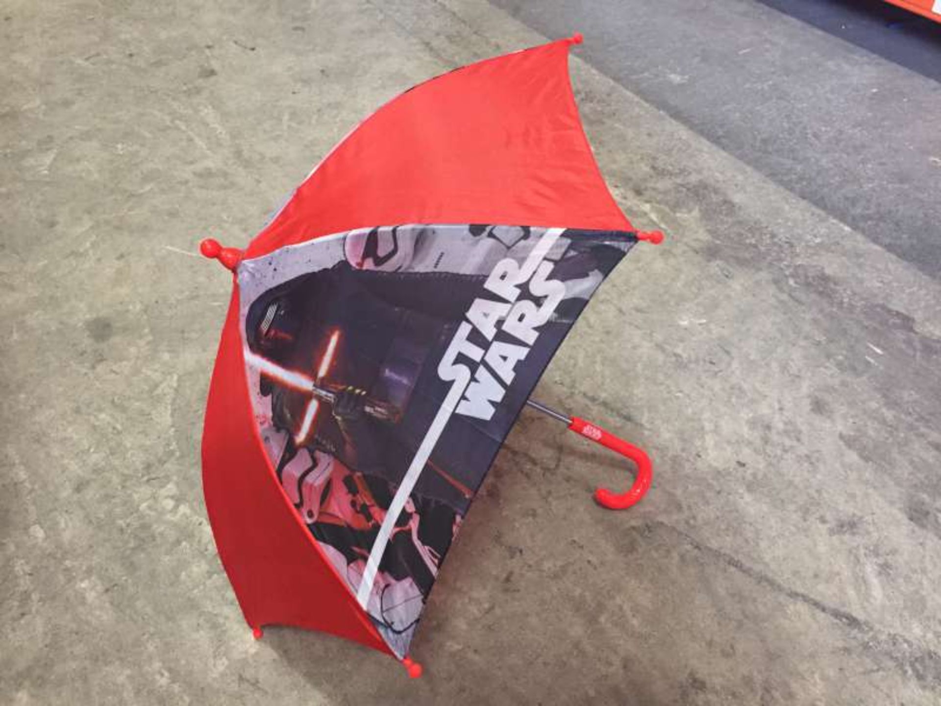 40 X STAR WARS UMBRELLAS IN 2 BOXES