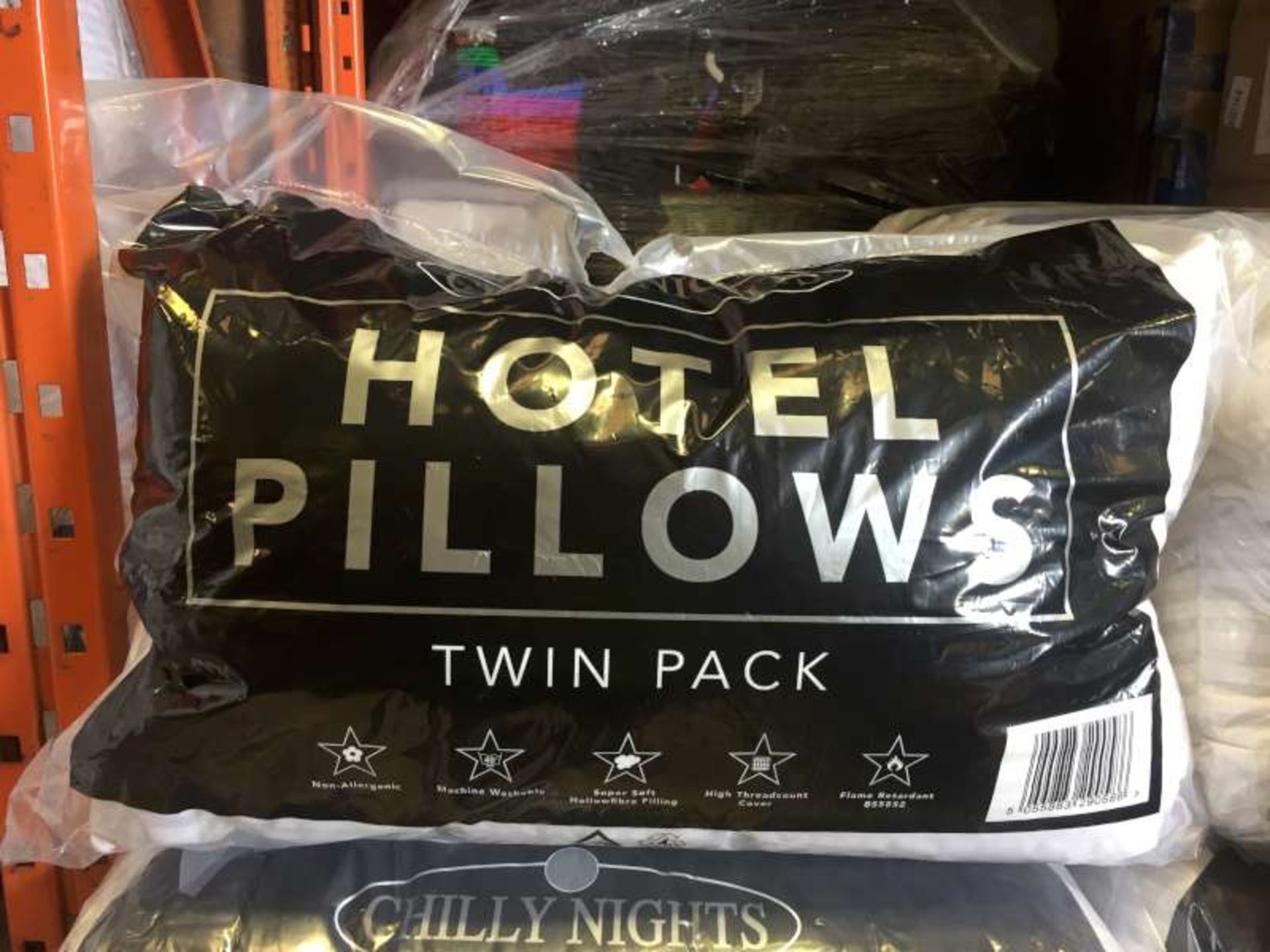 12 X BRAND NEW PACKAGED HOTEL PILLOWS IN 1 BAG