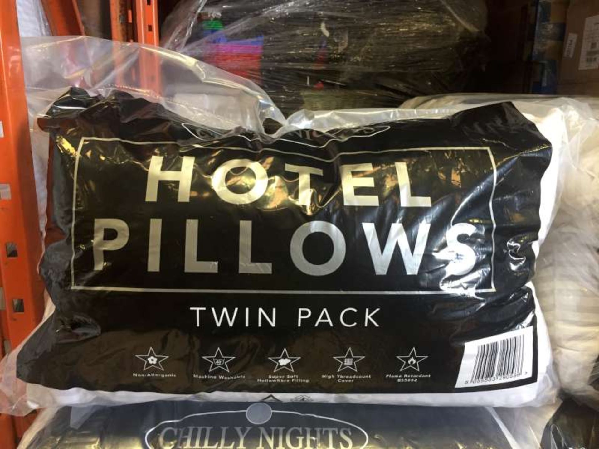 12 X BRAND NEW PACKAGED HOTEL PILLOWS IN 1 BAG