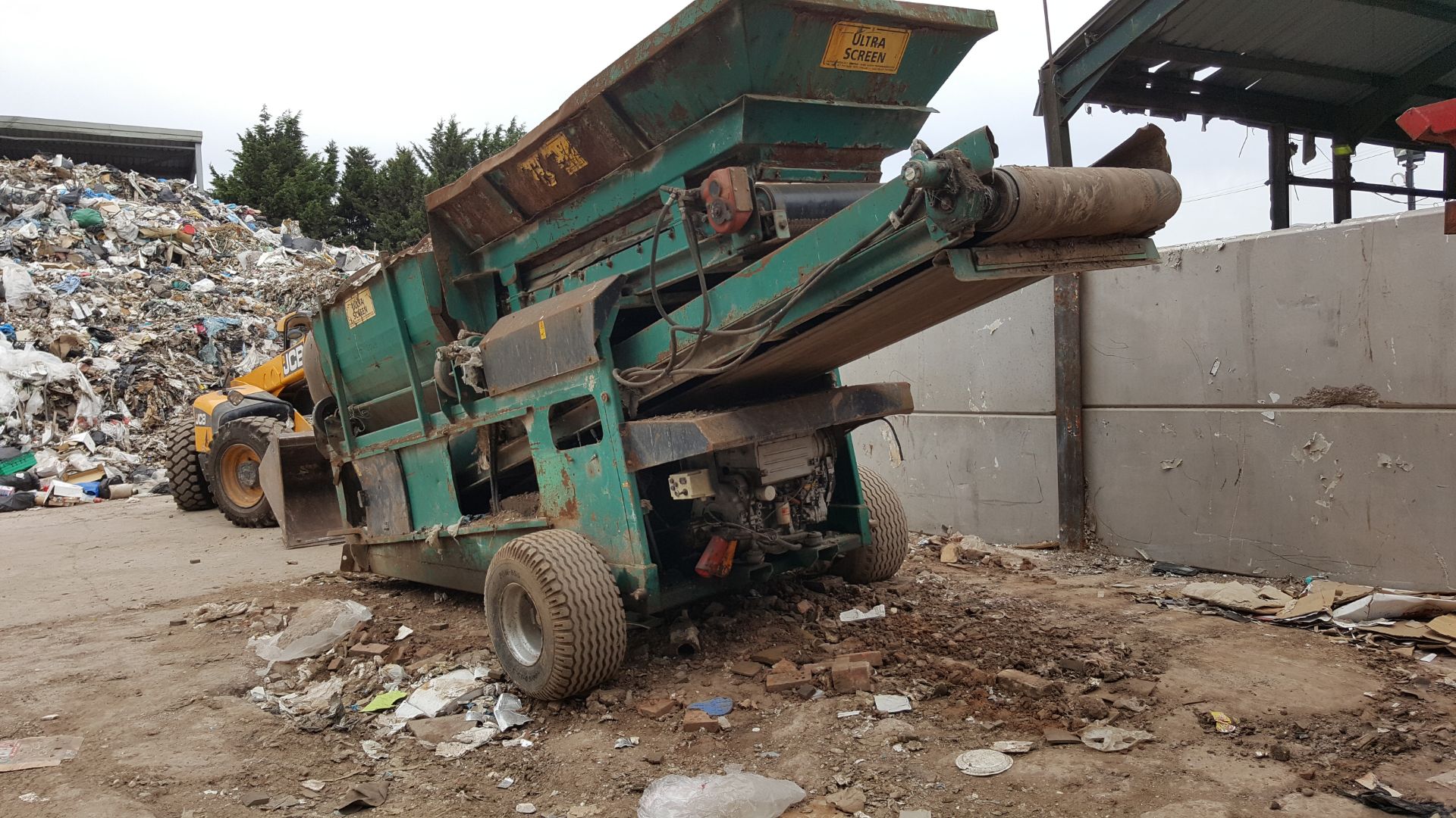 Ultra Spreader Type T1500 mobile screening machine with Deutz air cooled Diesel engine, integrated - Image 6 of 6