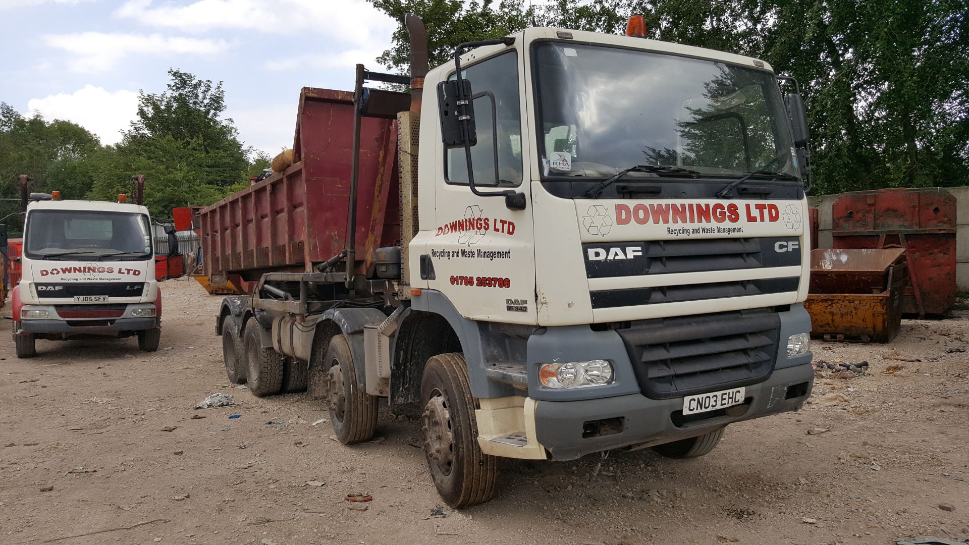 DAF FAD CF 85.340 32 tonne 4 axle rigid chassis roll on roll off skip lorry Recorded approx. KM