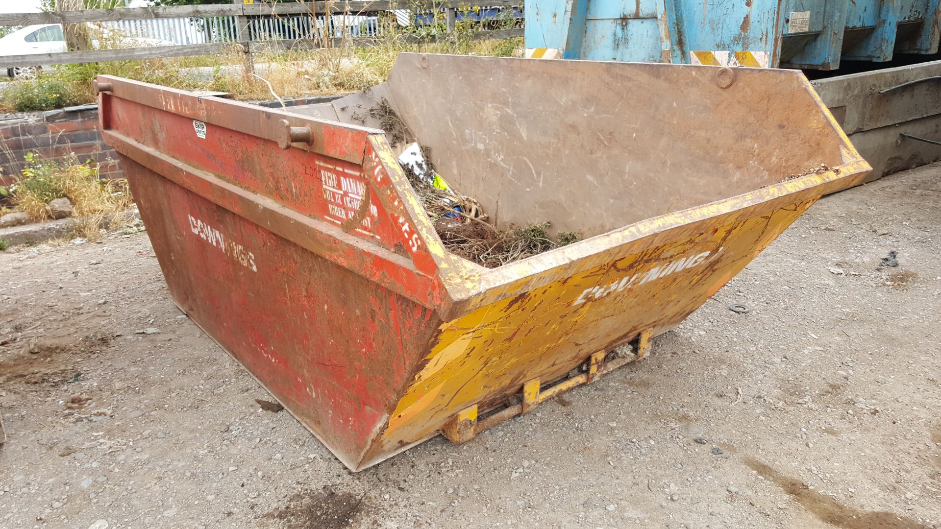 Unbranded 8 Cubic Yard skip with drop door