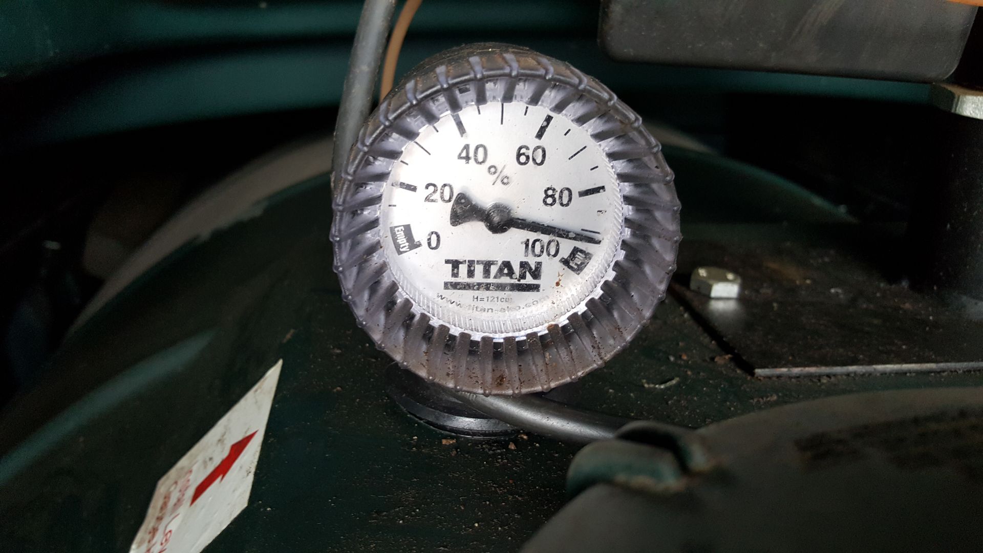 Titan DS2500 self bunded polymer Red Diesel fuel bunker, with gauge, electric pump & nozzle Capacity - Image 3 of 3