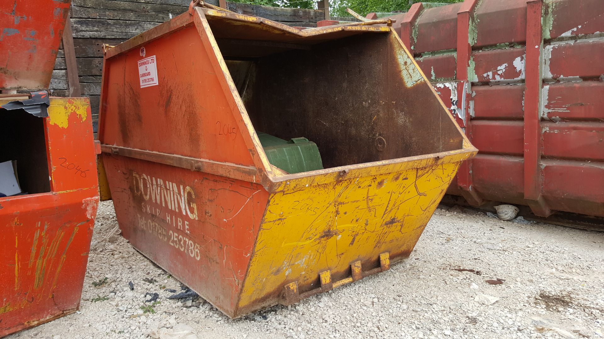 Unbranded 12 Cubic Yard lidded skip (FOR REPAIR)