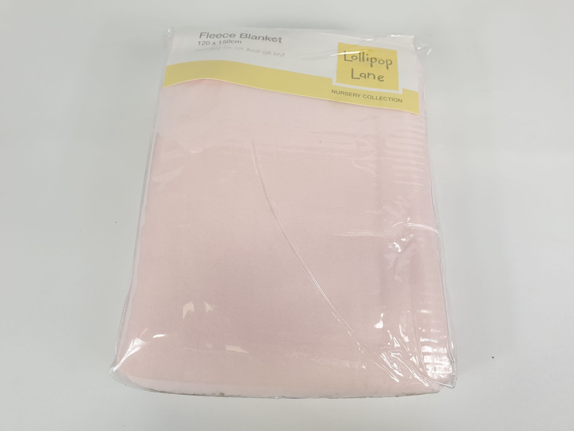 24 X PINK LOLLIPOP LANE FLEECE BLANKETS SIZE 120 X 150 CM IN 2 BOXES