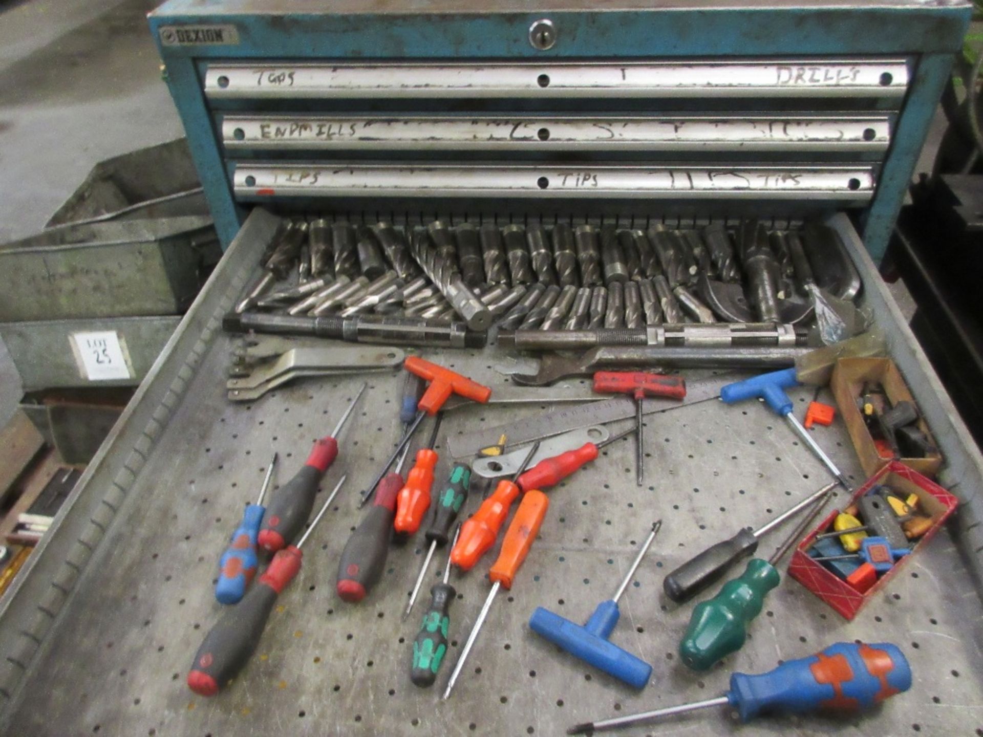 Tooling cabinet containing taps, drills, tips, endmills etc - Image 5 of 9