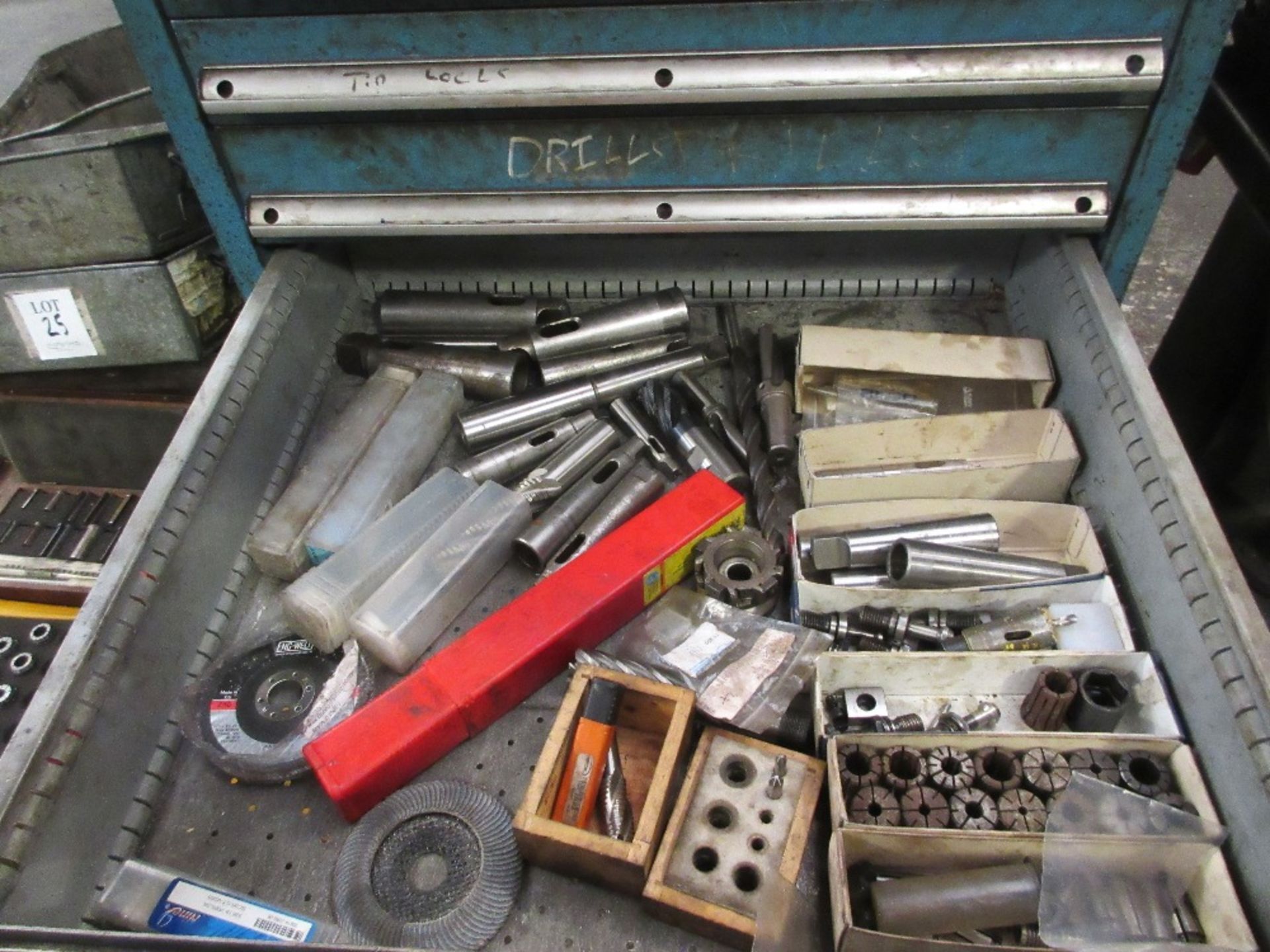 Tooling cabinet containing taps, drills, tips, endmills etc - Image 7 of 9