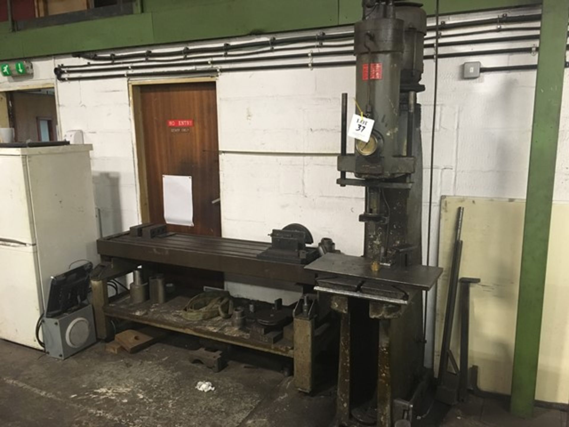 Hi-ton, 12 tonne hydraulic press. Serial No. 1771 complete with T slotted bench and tooling. A