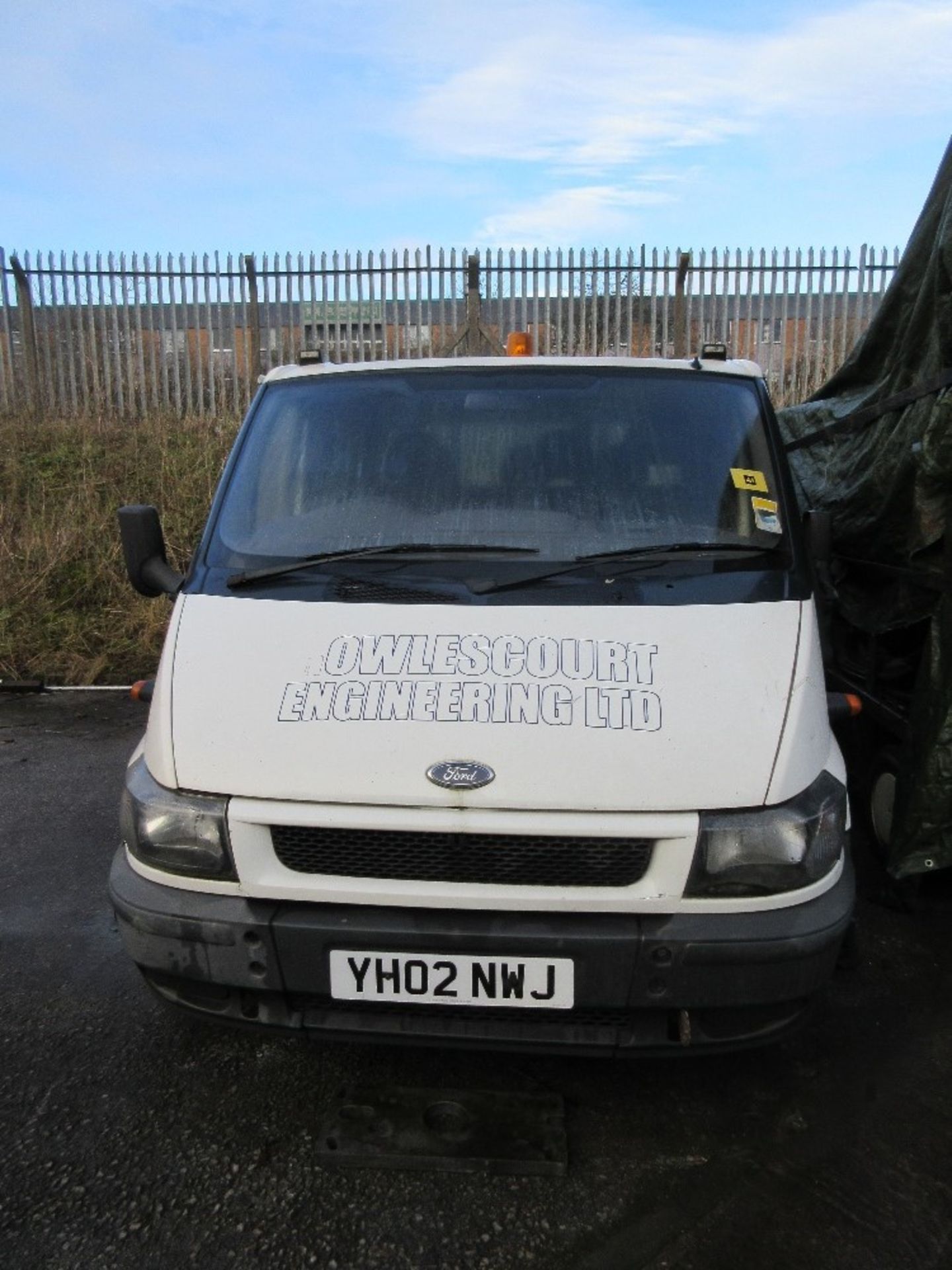 Ford Transit 90 T 350 twin cab dropside tipper registration no. YH02 NWJ. For spares/repair - Image 2 of 3