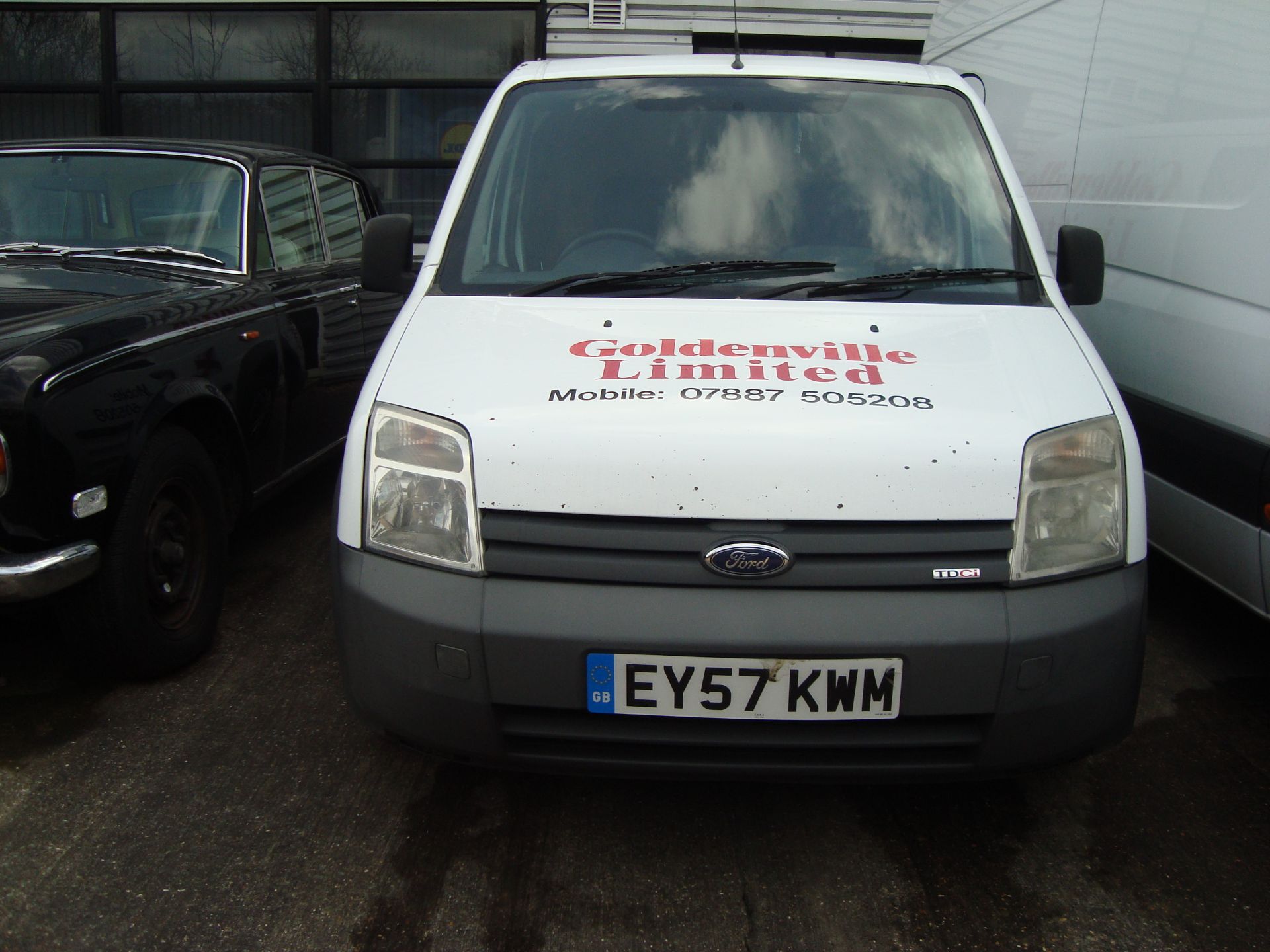 Ford Transit Connect T200L TDCi short wheelbase panel van, ply lined, with towbar and vehicle