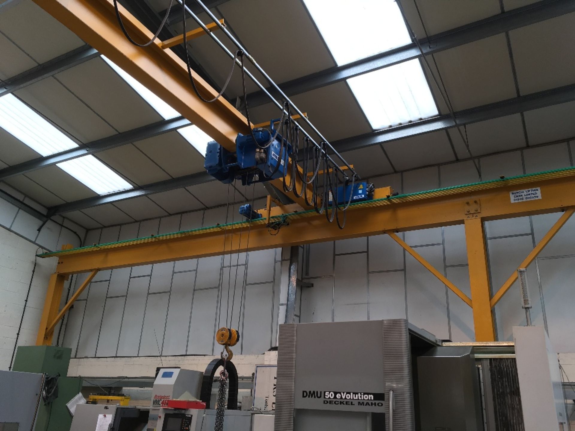 Gantry crane, 16.5m (L) x 11.5m (W) x 4.5m (H), 3200kg capacity with Abus 3.2T hoist with right - Image 7 of 8