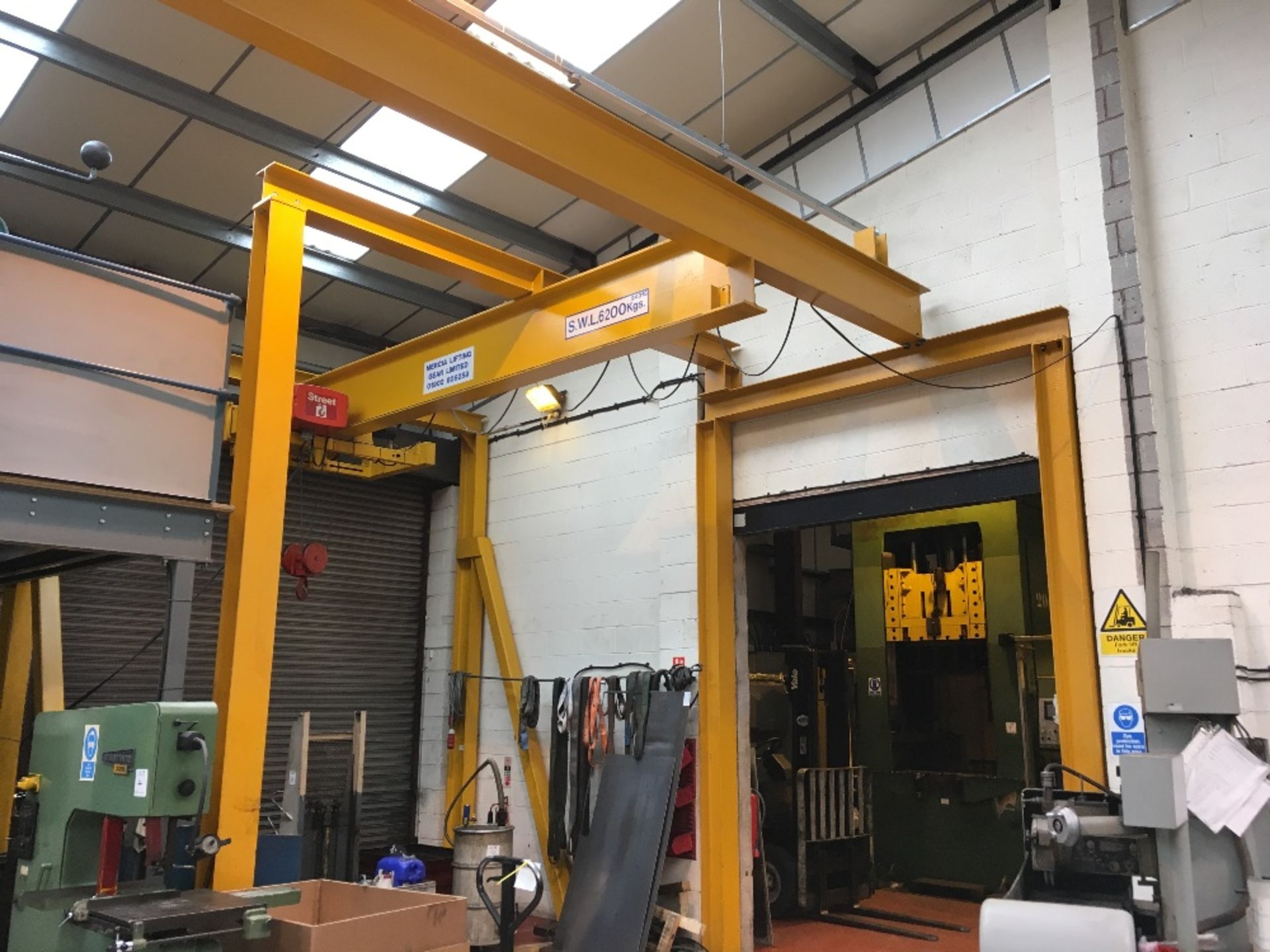 Gantry crane, 16.5m (L) x 11.5m (W) x 4.5m (H), 3200kg capacity with Abus 3.2T hoist with right - Image 8 of 8