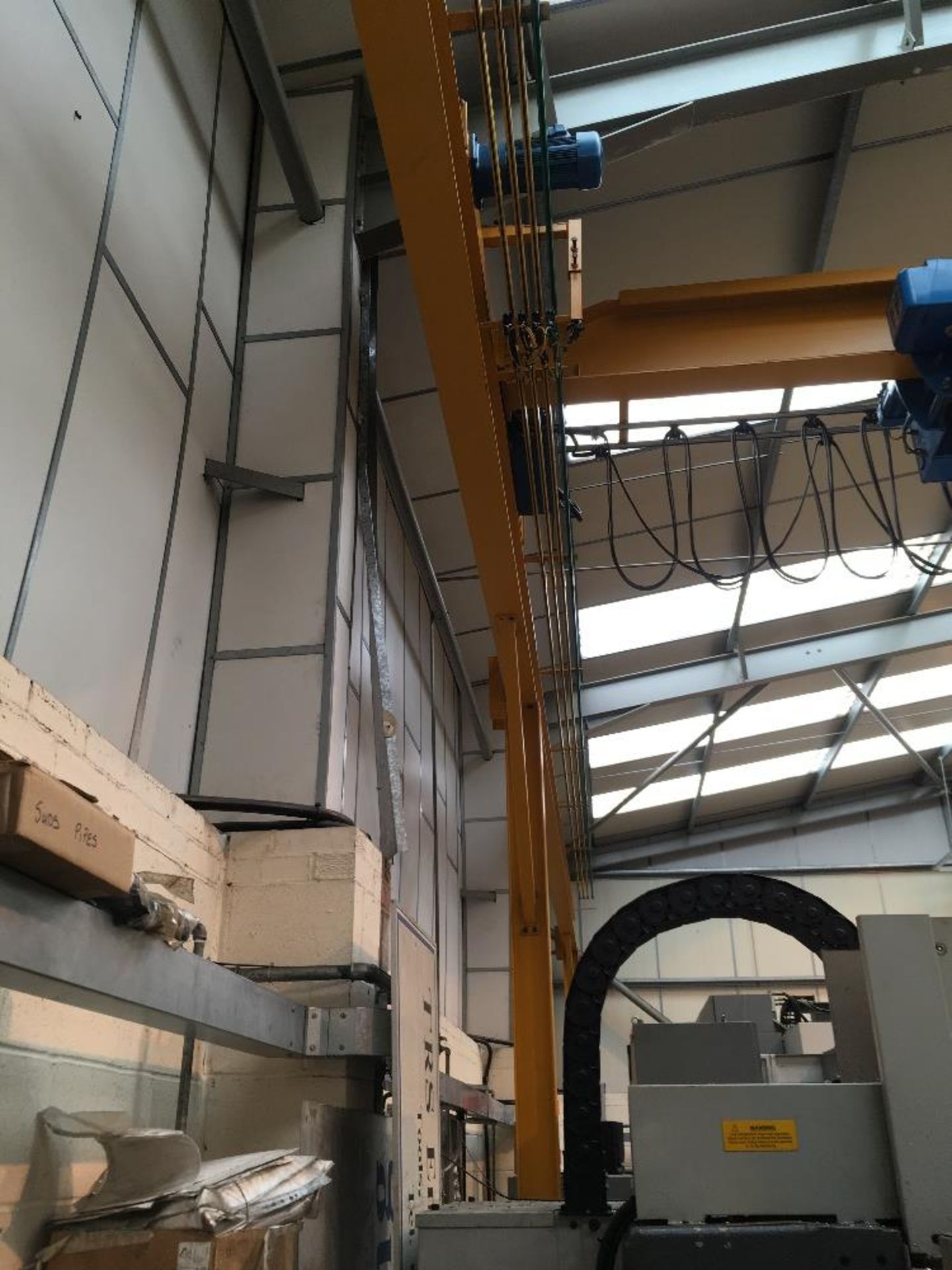 Gantry crane, 16.5m (L) x 11.5m (W) x 4.5m (H), 3200kg capacity with Abus 3.2T hoist with right - Image 5 of 8
