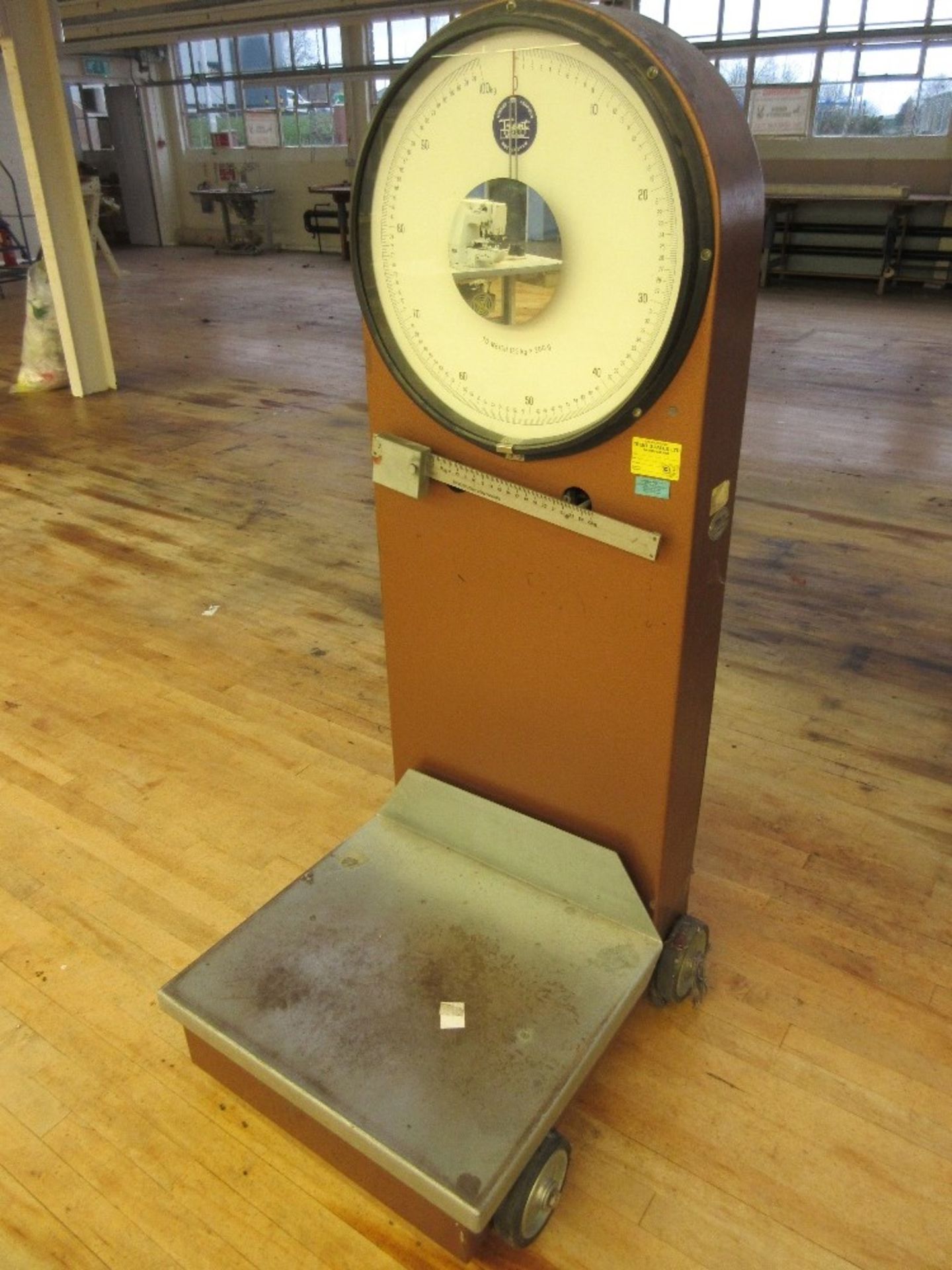 Trent platform scales. Serial No. 67152 capacity 125kg x 200g