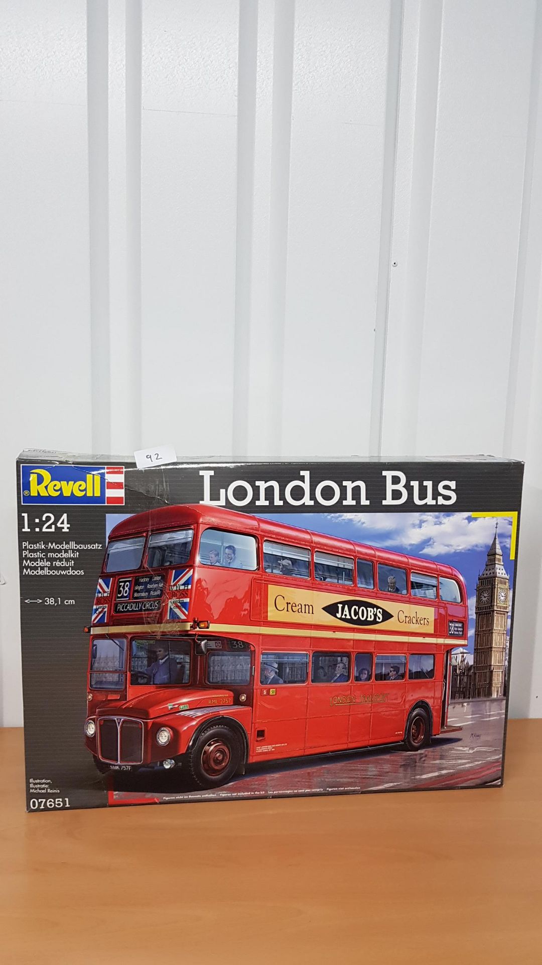 Revell 1:24 Scale London Bus Plastic Kit RRP £54.99