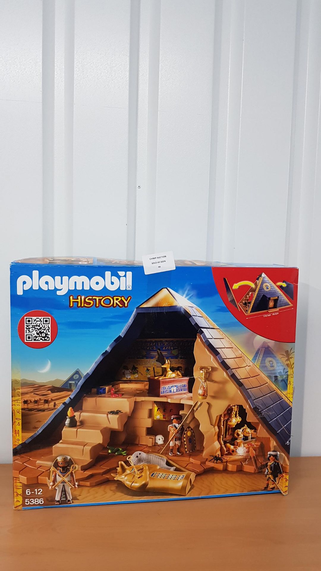 Playmobil 5386 Egyptian Pharaoh's Pyramid with Many Hidden Tombs and Traps