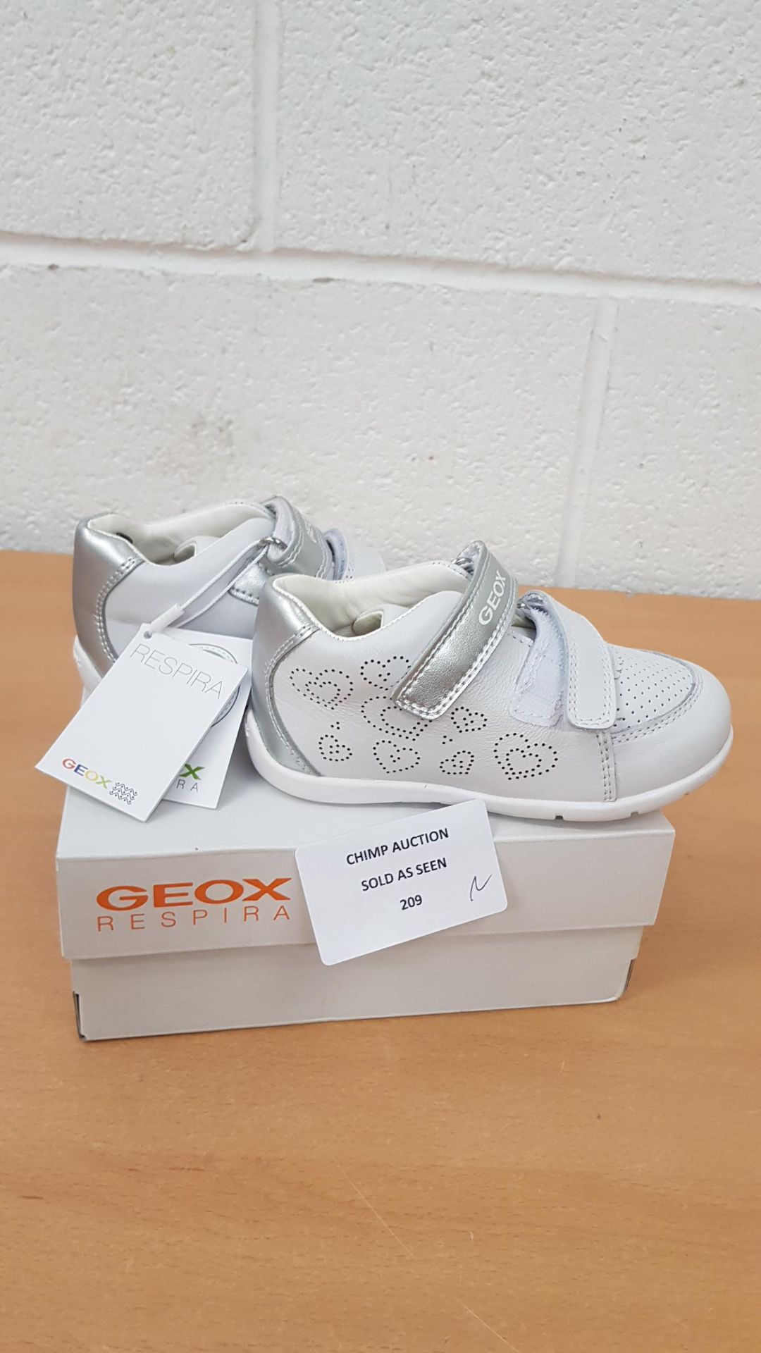 Brand new Geox kids shoes UK 7