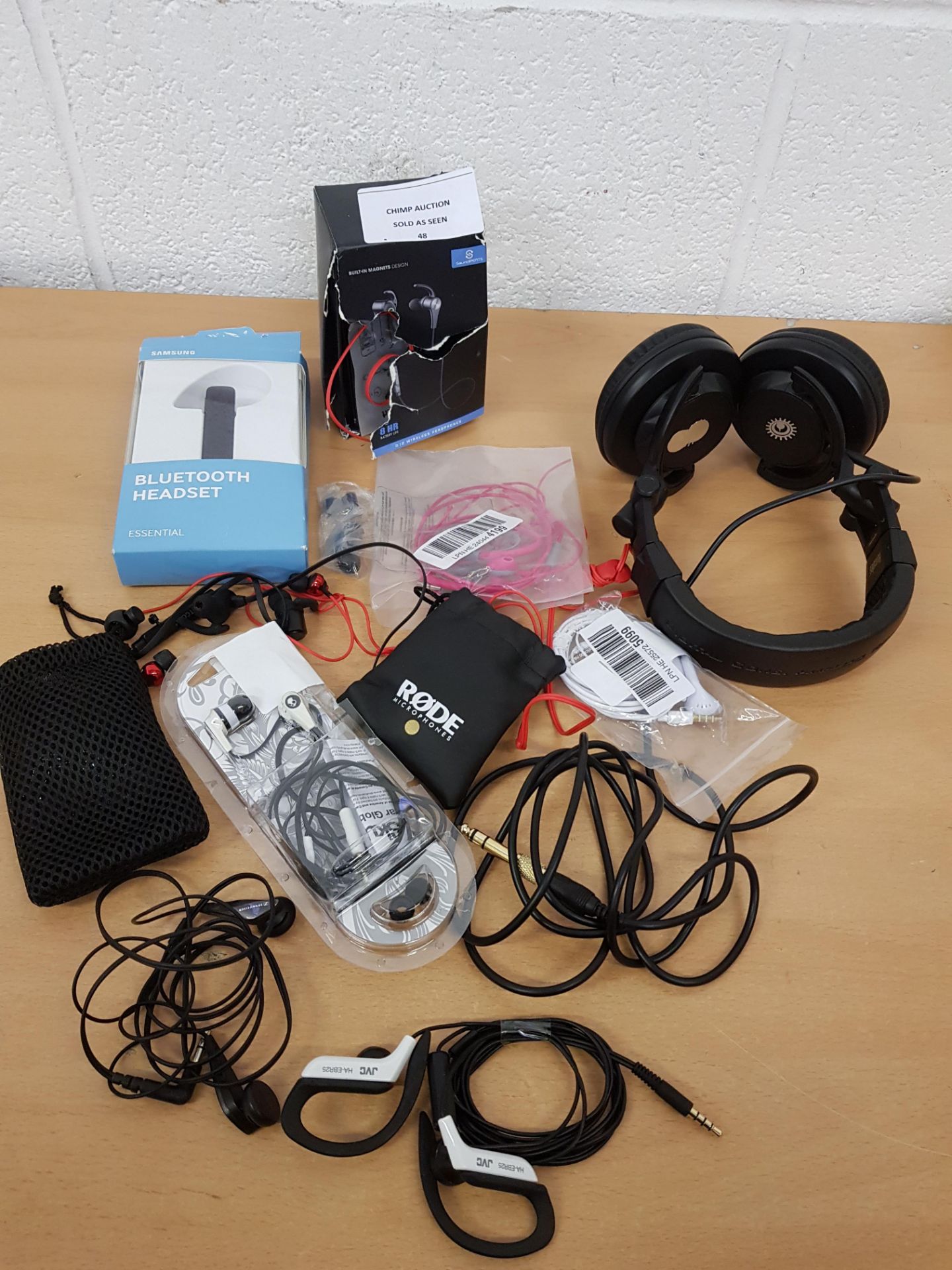 Joblot of mixed music headphones & earphones