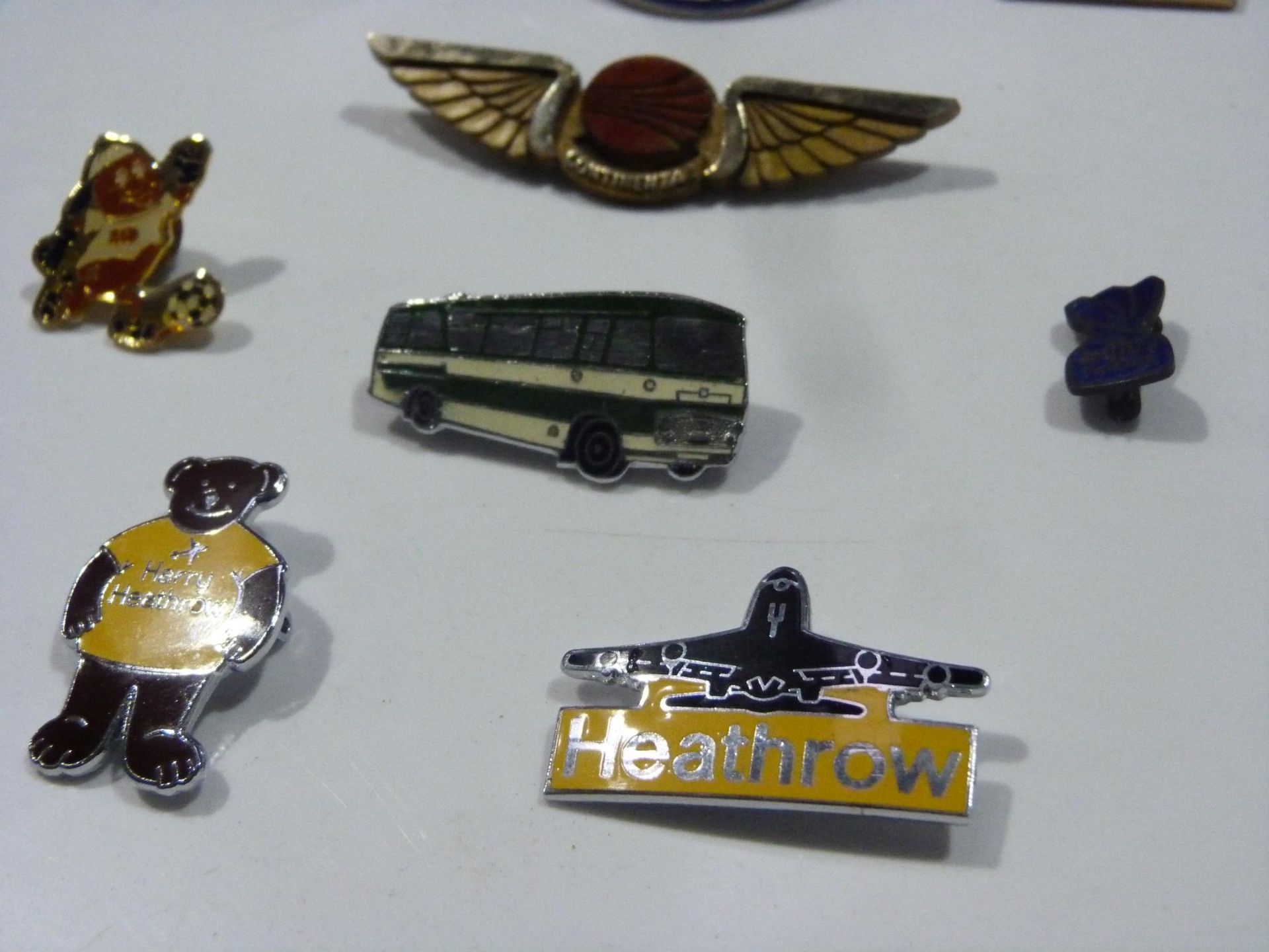 An assortment of Badges to include Speedway Badges such as World Championship Final 1981, World - Image 6 of 8