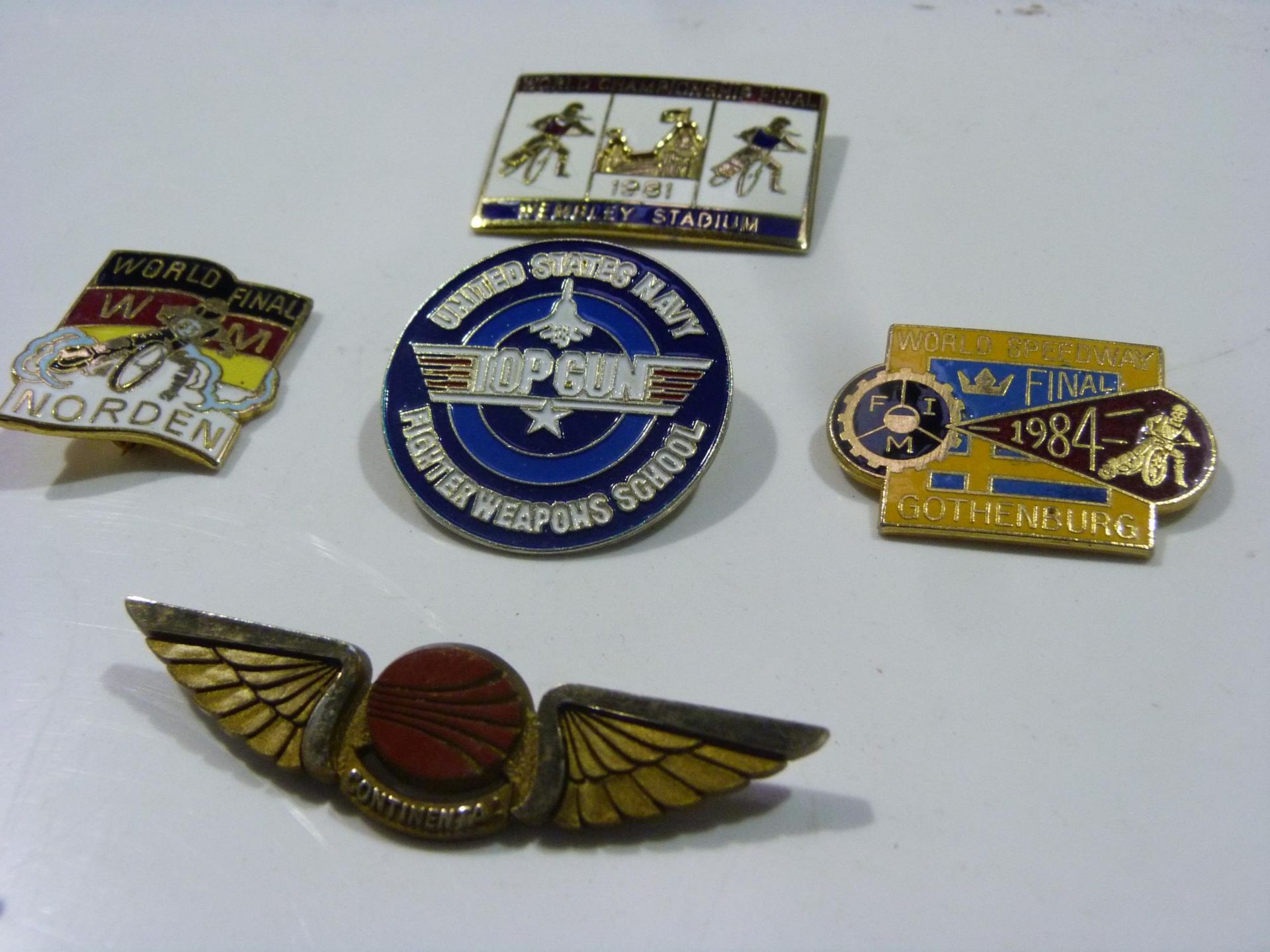 An assortment of Badges to include Speedway Badges such as World Championship Final 1981, World - Image 7 of 8