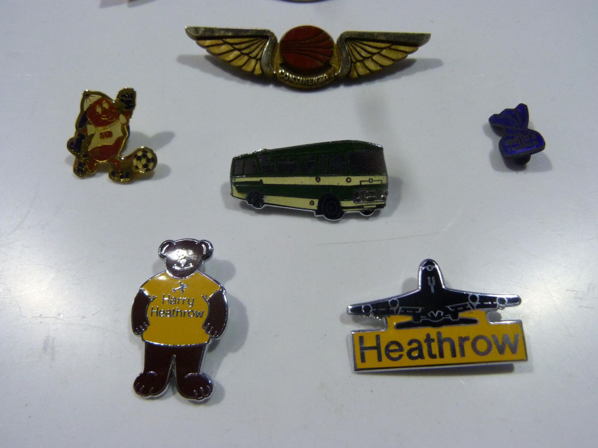 An assortment of Badges to include Speedway Badges such as World Championship Final 1981, World - Image 3 of 8