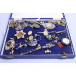 This is a Timed Online Auction on Bidspotter.co.uk, Click here to bid. A case of Antique Jewellery